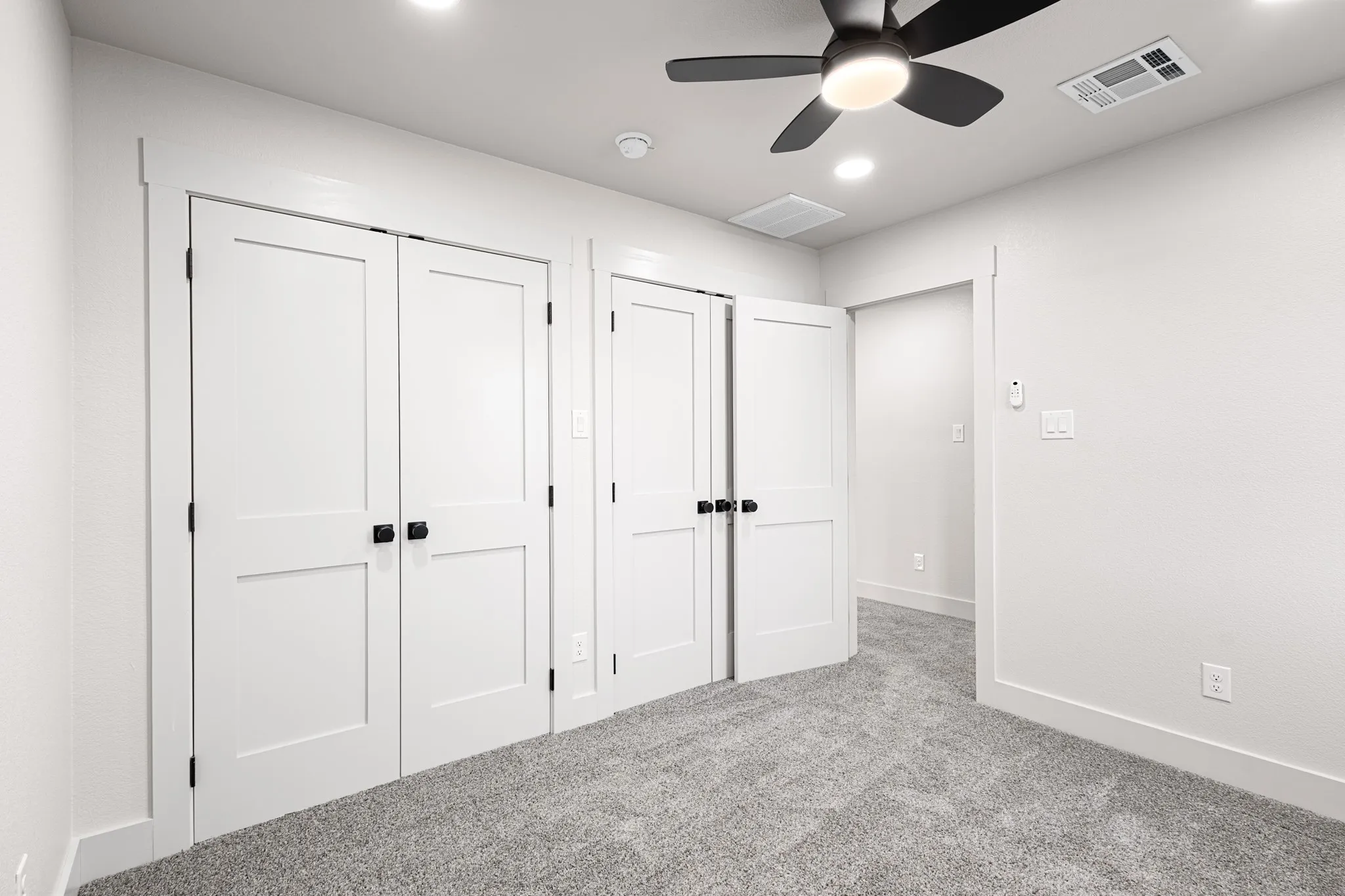 Single Family Residence For Sale in Wise County , 121 Jim Walter Drive, Runaway Bay, Texas 76426, 3 Bedroom, 3 Bathroom, 3 Garage spaces, 1,986 Sqft, built in 2023, mls#21355433, Real Estate Agent in Runaway Bay, Homes For Sale in Wise county, Homes For Sale in Runaway Bay, Realtor in Runaway Bay Texas, Real Estate Brokerage Independent Realty Texas, Luminita Cordes Realtor