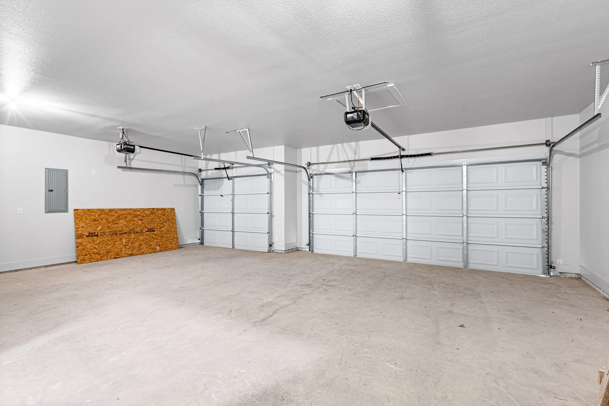 Single Family Residence For Sale in Wise County , 121 Jim Walter Drive, Runaway Bay, Texas 76426, 3 Bedroom, 3 Bathroom, 3 Garage spaces, 1,986 Sqft, built in 2023, mls#21355433, Real Estate Agent in Runaway Bay, Homes For Sale in Wise county, Homes For Sale in Runaway Bay, Realtor in Runaway Bay Texas, Real Estate Brokerage Independent Realty Texas, Luminita Cordes Realtor