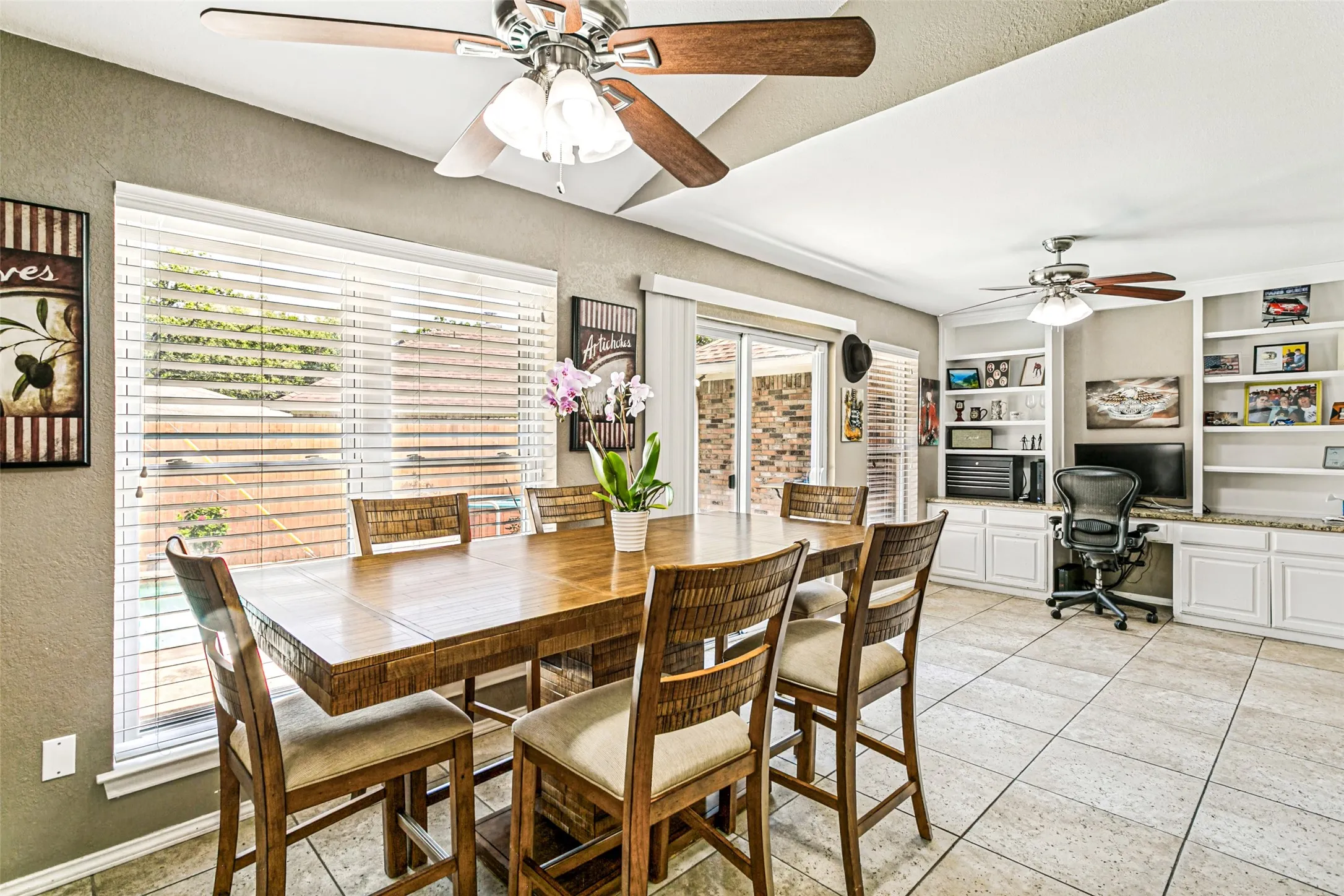 Single Family Residence For Sale in Tarrant County , 4801 Gaylewood Court, Arlington, Texas 76017, 3 Bedroom, 2 Bathroom, 2 Garage spaces, 1,959 Sqft, built in 1983, mls#21354898, Real Estate Agent in Arlington, Homes For Sale in Tarrant county, Homes For Sale in Arlington, Realtor in Arlington Texas, Real Estate Brokerage Independent Realty Texas, Luminita Cordes Realtor
