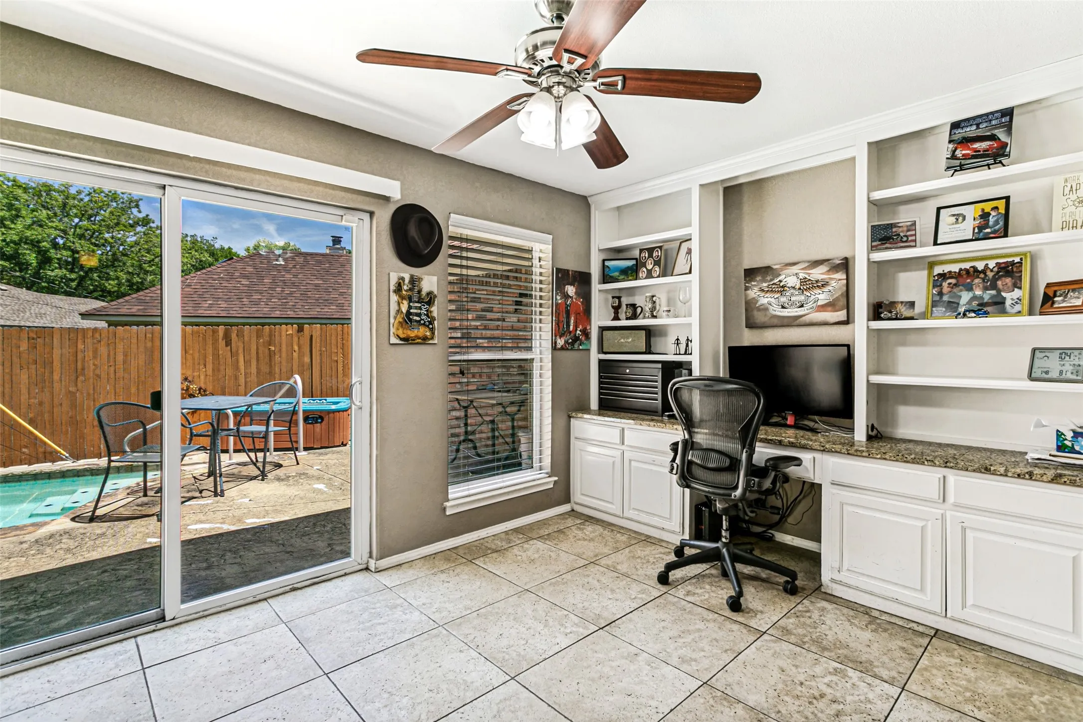 Single Family Residence For Sale in Tarrant County , 4801 Gaylewood Court, Arlington, Texas 76017, 3 Bedroom, 2 Bathroom, 2 Garage spaces, 1,959 Sqft, built in 1983, mls#21354898, Real Estate Agent in Arlington, Homes For Sale in Tarrant county, Homes For Sale in Arlington, Realtor in Arlington Texas, Real Estate Brokerage Independent Realty Texas, Luminita Cordes Realtor