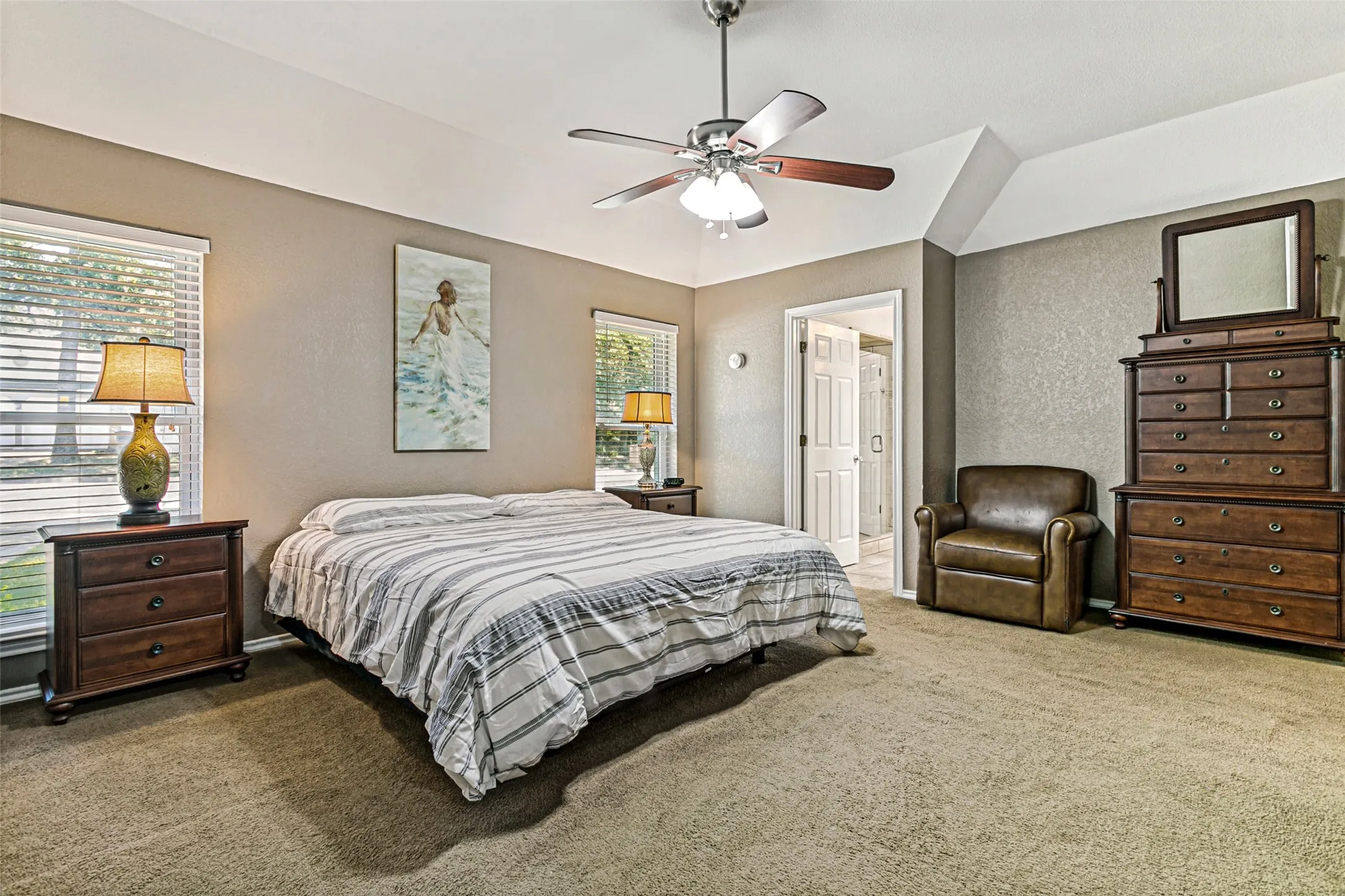 Single Family Residence For Sale in Tarrant County , 4801 Gaylewood Court, Arlington, Texas 76017, 3 Bedroom, 2 Bathroom, 2 Garage spaces, 1,959 Sqft, built in 1983, mls#21354898, Real Estate Agent in Arlington, Homes For Sale in Tarrant county, Homes For Sale in Arlington, Realtor in Arlington Texas, Real Estate Brokerage Independent Realty Texas, Luminita Cordes Realtor