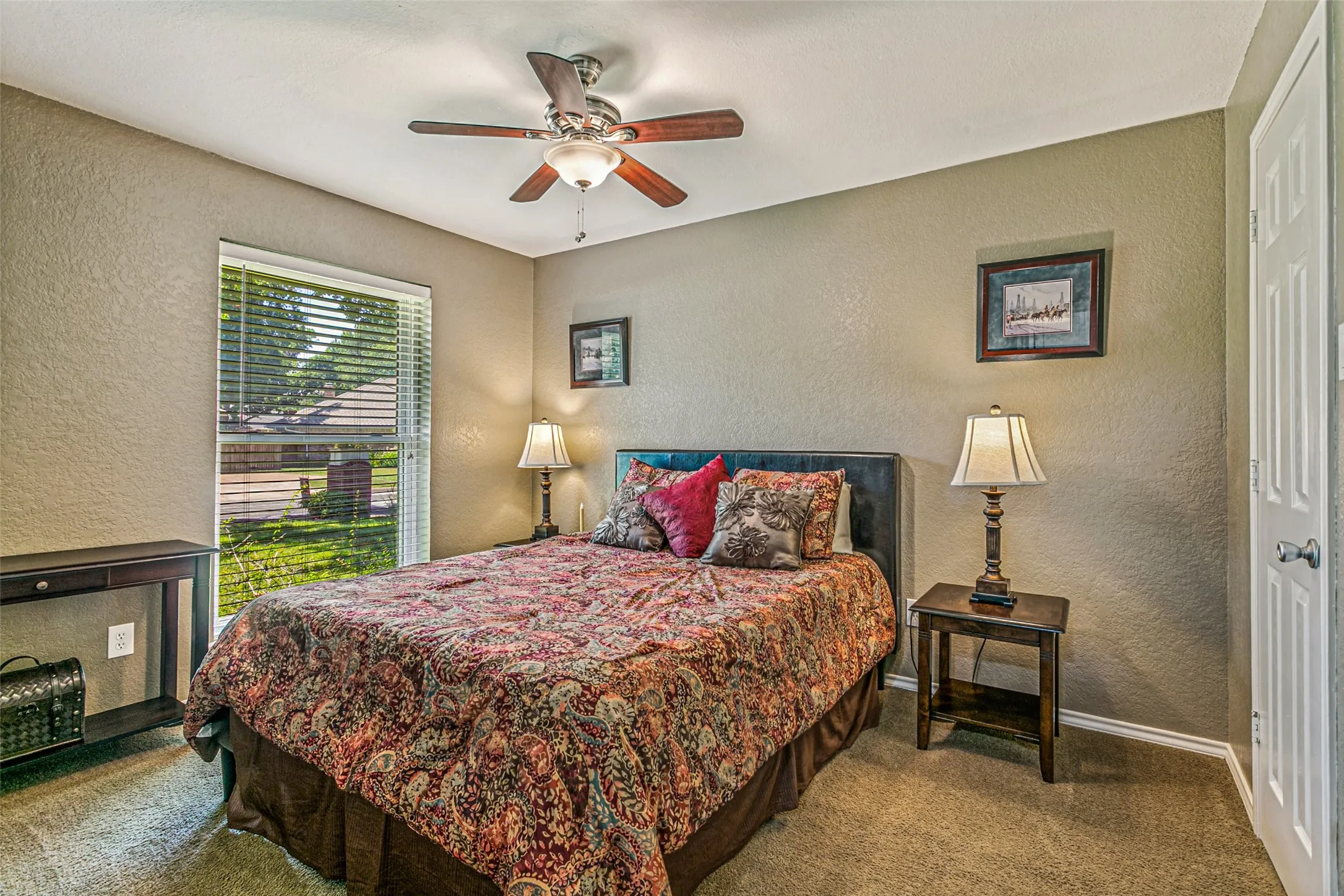Single Family Residence For Sale in Tarrant County , 4801 Gaylewood Court, Arlington, Texas 76017, 3 Bedroom, 2 Bathroom, 2 Garage spaces, 1,959 Sqft, built in 1983, mls#21354898, Real Estate Agent in Arlington, Homes For Sale in Tarrant county, Homes For Sale in Arlington, Realtor in Arlington Texas, Real Estate Brokerage Independent Realty Texas, Luminita Cordes Realtor
