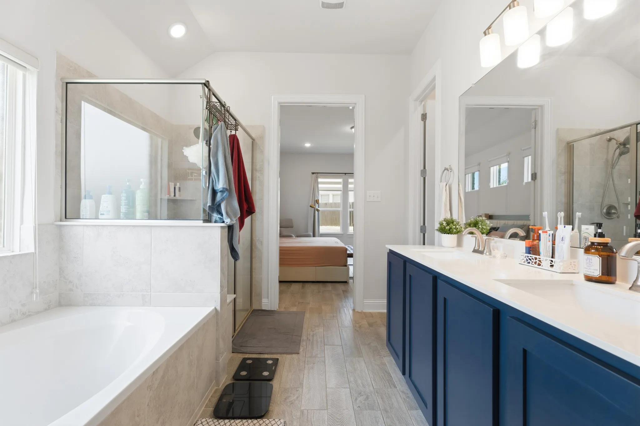 Single Family Residence For Sale in Denton County , 2105 Ella Lane, Carrollton, Texas 75010, 3 Bedroom, 2 Bathroom, 2 Garage spaces, 2,087 Sqft, built in 2019, mls#21355499, Real Estate Agent in Carrollton, Homes For Sale in Denton county, Homes For Sale in Carrollton, Realtor in Carrollton Texas, Real Estate Brokerage Independent Realty Texas, Luminita Cordes Realtor