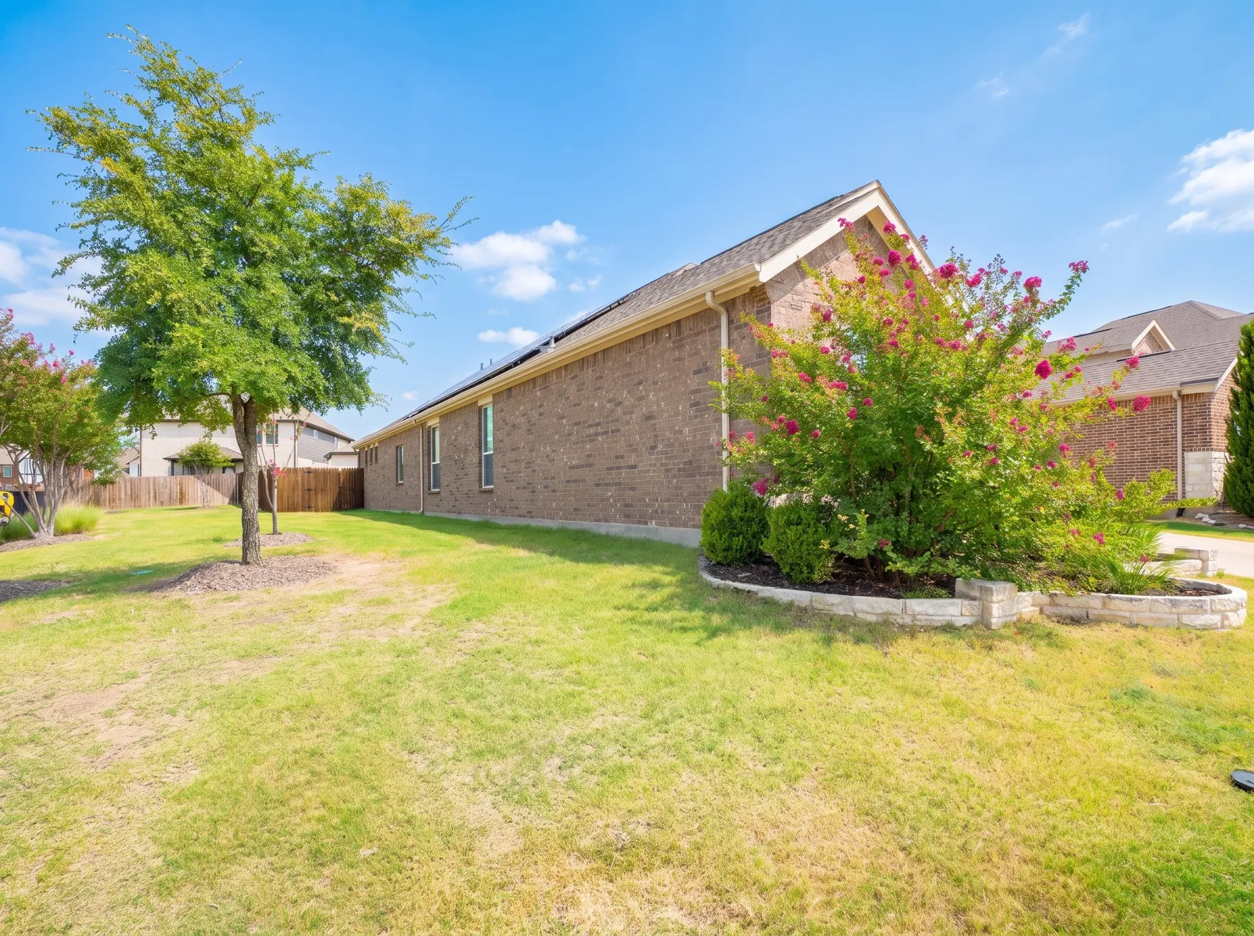 Single Family Residence For Sale in Denton County , 2105 Ella Lane, Carrollton, Texas 75010, 3 Bedroom, 2 Bathroom, 2 Garage spaces, 2,087 Sqft, built in 2019, mls#21355499, Real Estate Agent in Carrollton, Homes For Sale in Denton county, Homes For Sale in Carrollton, Realtor in Carrollton Texas, Real Estate Brokerage Independent Realty Texas, Luminita Cordes Realtor