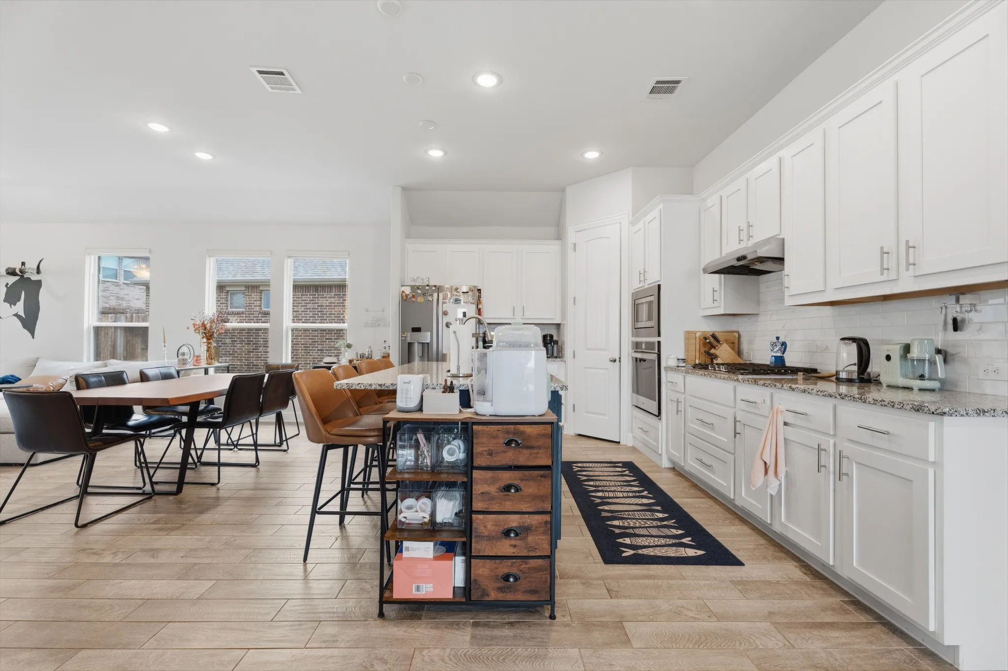 Single Family Residence For Sale in Denton County , 2105 Ella Lane, Carrollton, Texas 75010, 3 Bedroom, 2 Bathroom, 2 Garage spaces, 2,087 Sqft, built in 2019, mls#21355499, Real Estate Agent in Carrollton, Homes For Sale in Denton county, Homes For Sale in Carrollton, Realtor in Carrollton Texas, Real Estate Brokerage Independent Realty Texas, Luminita Cordes Realtor