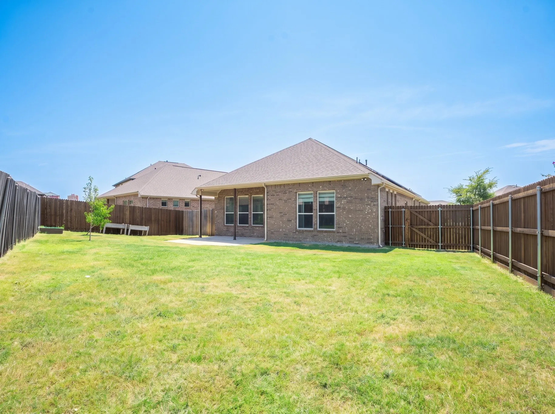 Single Family Residence For Sale in Denton County , 2105 Ella Lane, Carrollton, Texas 75010, 3 Bedroom, 2 Bathroom, 2 Garage spaces, 2,087 Sqft, built in 2019, mls#21355499, Real Estate Agent in Carrollton, Homes For Sale in Denton county, Homes For Sale in Carrollton, Realtor in Carrollton Texas, Real Estate Brokerage Independent Realty Texas, Luminita Cordes Realtor