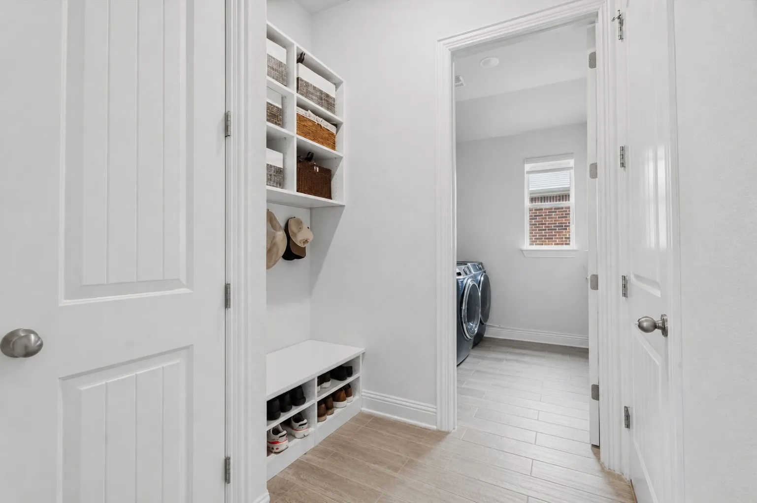 Single Family Residence For Sale in Denton County , 2105 Ella Lane, Carrollton, Texas 75010, 3 Bedroom, 2 Bathroom, 2 Garage spaces, 2,087 Sqft, built in 2019, mls#21355499, Real Estate Agent in Carrollton, Homes For Sale in Denton county, Homes For Sale in Carrollton, Realtor in Carrollton Texas, Real Estate Brokerage Independent Realty Texas, Luminita Cordes Realtor