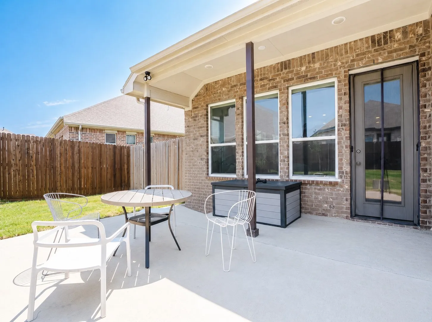 Single Family Residence For Sale in Denton County , 2105 Ella Lane, Carrollton, Texas 75010, 3 Bedroom, 2 Bathroom, 2 Garage spaces, 2,087 Sqft, built in 2019, mls#21355499, Real Estate Agent in Carrollton, Homes For Sale in Denton county, Homes For Sale in Carrollton, Realtor in Carrollton Texas, Real Estate Brokerage Independent Realty Texas, Luminita Cordes Realtor