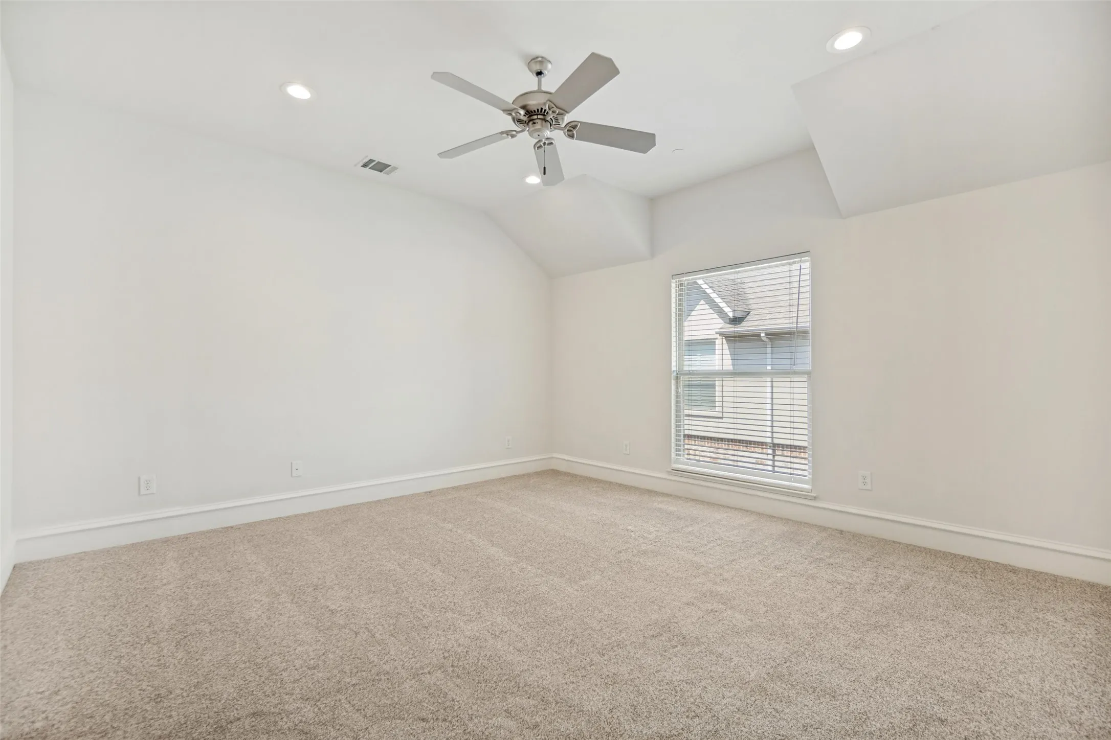Condominium For Rent in Dallas County , 3439 Mcfarlin Boulevard 2, University Park, Texas 75205, 3 Bedroom, 4 Bathroom, 2 Garage spaces, 1,901 Sqft, built in 2007, Price $5,250, mls#21355501, Real Estate Agent in University Park, Homes For Rent in Dallas county, Homes For Rent in University Park, Realtor in University Park Texas, Real Estate Brokerage Independent Realty Texas, Luminita Cordes Realtor