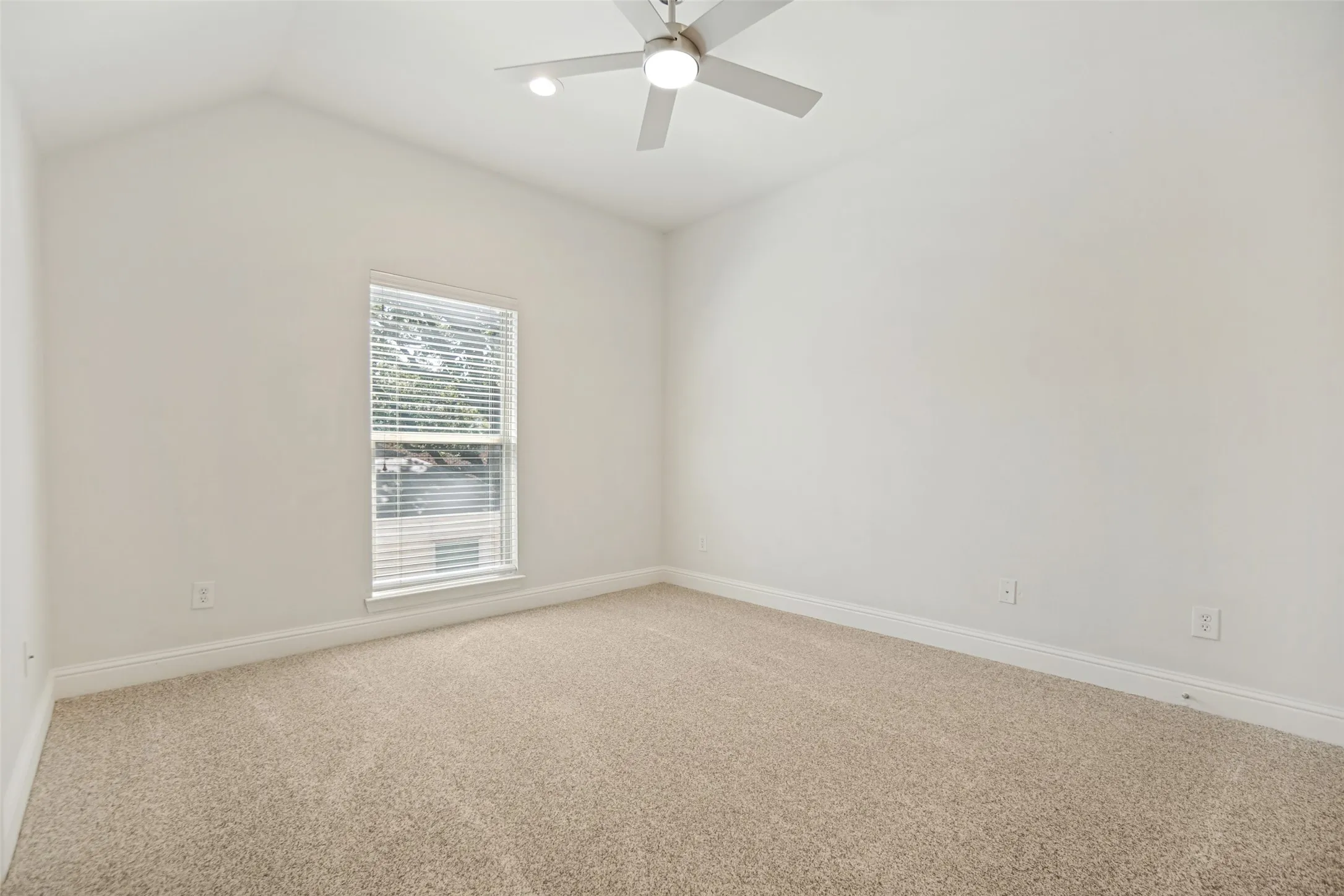 Condominium For Rent in Dallas County , 3439 Mcfarlin Boulevard 2, University Park, Texas 75205, 3 Bedroom, 4 Bathroom, 2 Garage spaces, 1,901 Sqft, built in 2007, Price $5,250, mls#21355501, Real Estate Agent in University Park, Homes For Rent in Dallas county, Homes For Rent in University Park, Realtor in University Park Texas, Real Estate Brokerage Independent Realty Texas, Luminita Cordes Realtor