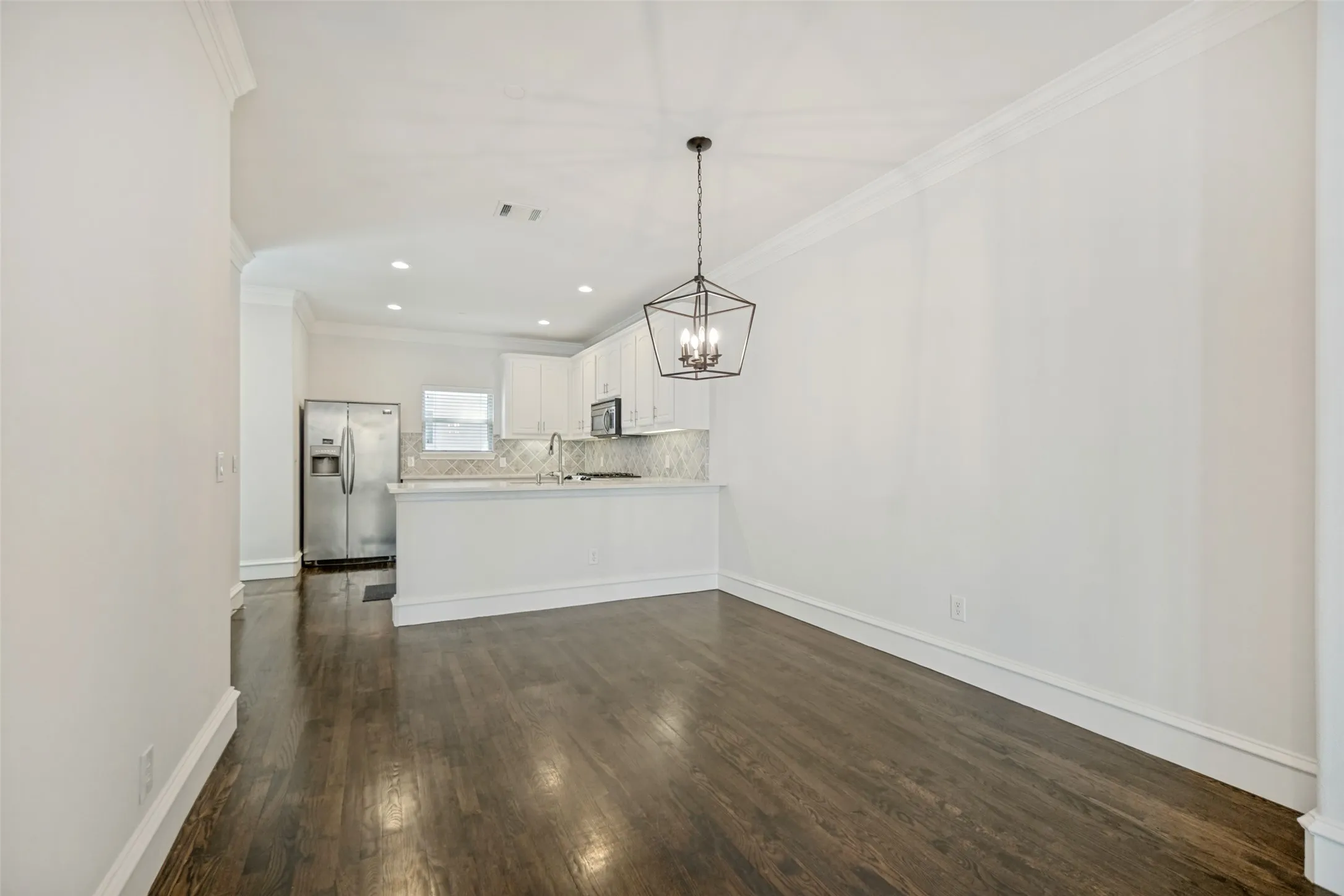 Condominium For Rent in Dallas County , 3439 Mcfarlin Boulevard 2, University Park, Texas 75205, 3 Bedroom, 4 Bathroom, 2 Garage spaces, 1,901 Sqft, built in 2007, Price $5,250, mls#21355501, Real Estate Agent in University Park, Homes For Rent in Dallas county, Homes For Rent in University Park, Realtor in University Park Texas, Real Estate Brokerage Independent Realty Texas, Luminita Cordes Realtor
