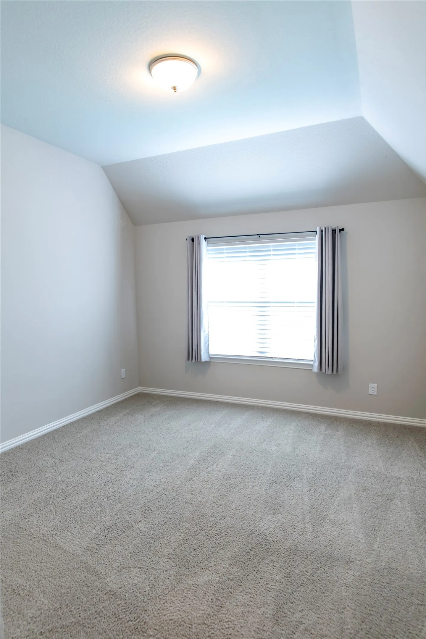 Single Family Residence For Rent in Denton County , 3728 Kennoway, The Colony, Texas 75056, 5 Bedroom, 5 Bathroom, 2 Garage spaces, 3,866 Sqft, built in 2017, mls#21349568, Real Estate Agent in The Colony, Homes For Rent in Denton county, Homes For Rent in The Colony, Realtor in The Colony Texas, Real Estate Brokerage Independent Realty Texas, Luminita Cordes Realtor