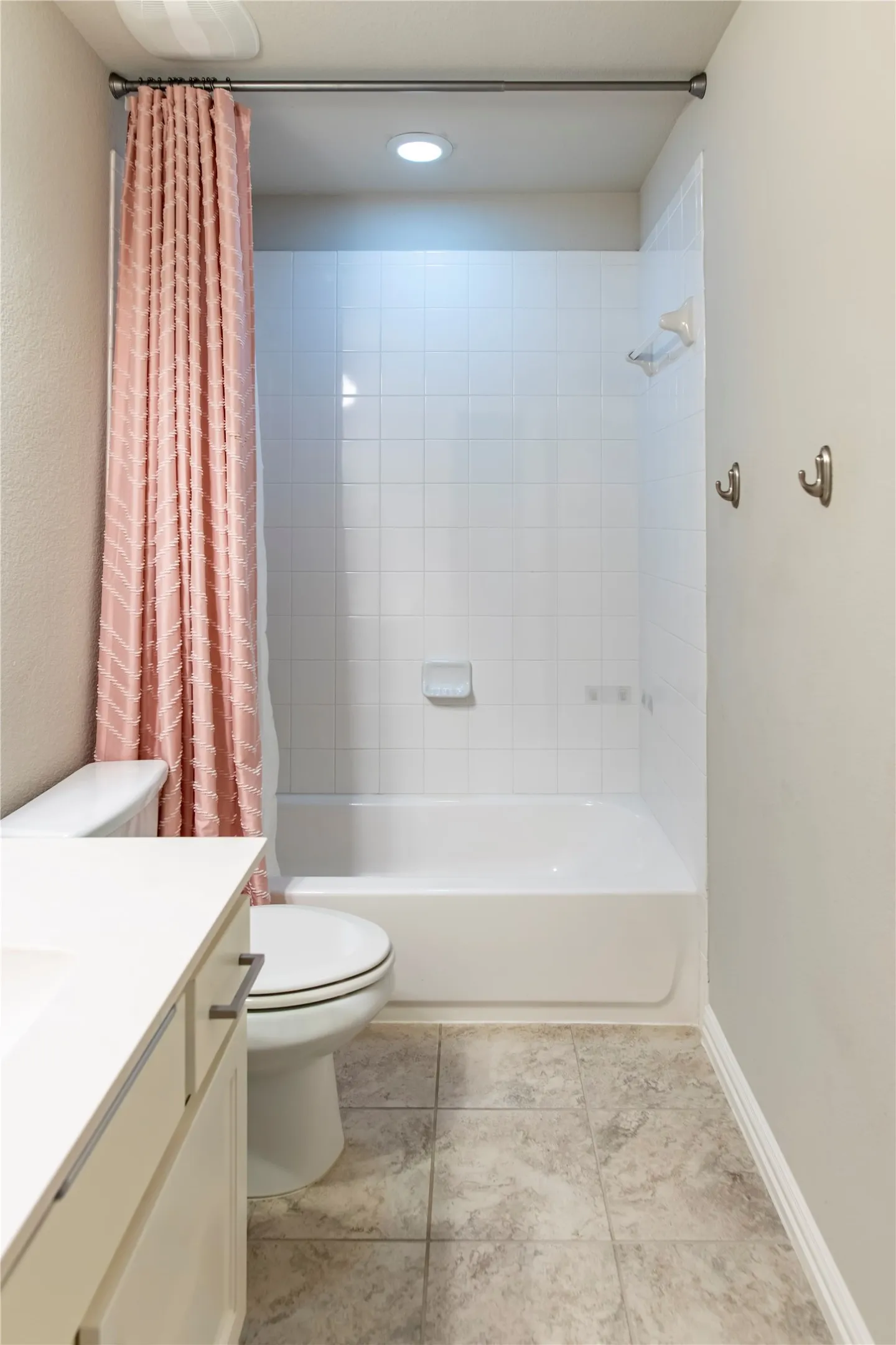 Single Family Residence For Rent in Denton County , 3728 Kennoway, The Colony, Texas 75056, 5 Bedroom, 5 Bathroom, 2 Garage spaces, 3,866 Sqft, built in 2017, mls#21349568, Real Estate Agent in The Colony, Homes For Rent in Denton county, Homes For Rent in The Colony, Realtor in The Colony Texas, Real Estate Brokerage Independent Realty Texas, Luminita Cordes Realtor