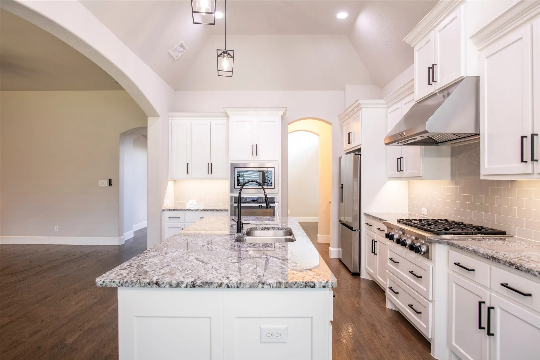 Single Family Residence For Rent in Denton County , 3728 Kennoway, The Colony, Texas 75056, 5 Bedroom, 5 Bathroom, 2 Garage spaces, 3,866 Sqft, built in 2017, mls#21349568, Real Estate Agent in The Colony, Homes For Rent in Denton county, Homes For Rent in The Colony, Realtor in The Colony Texas, Real Estate Brokerage Independent Realty Texas, Luminita Cordes Realtor