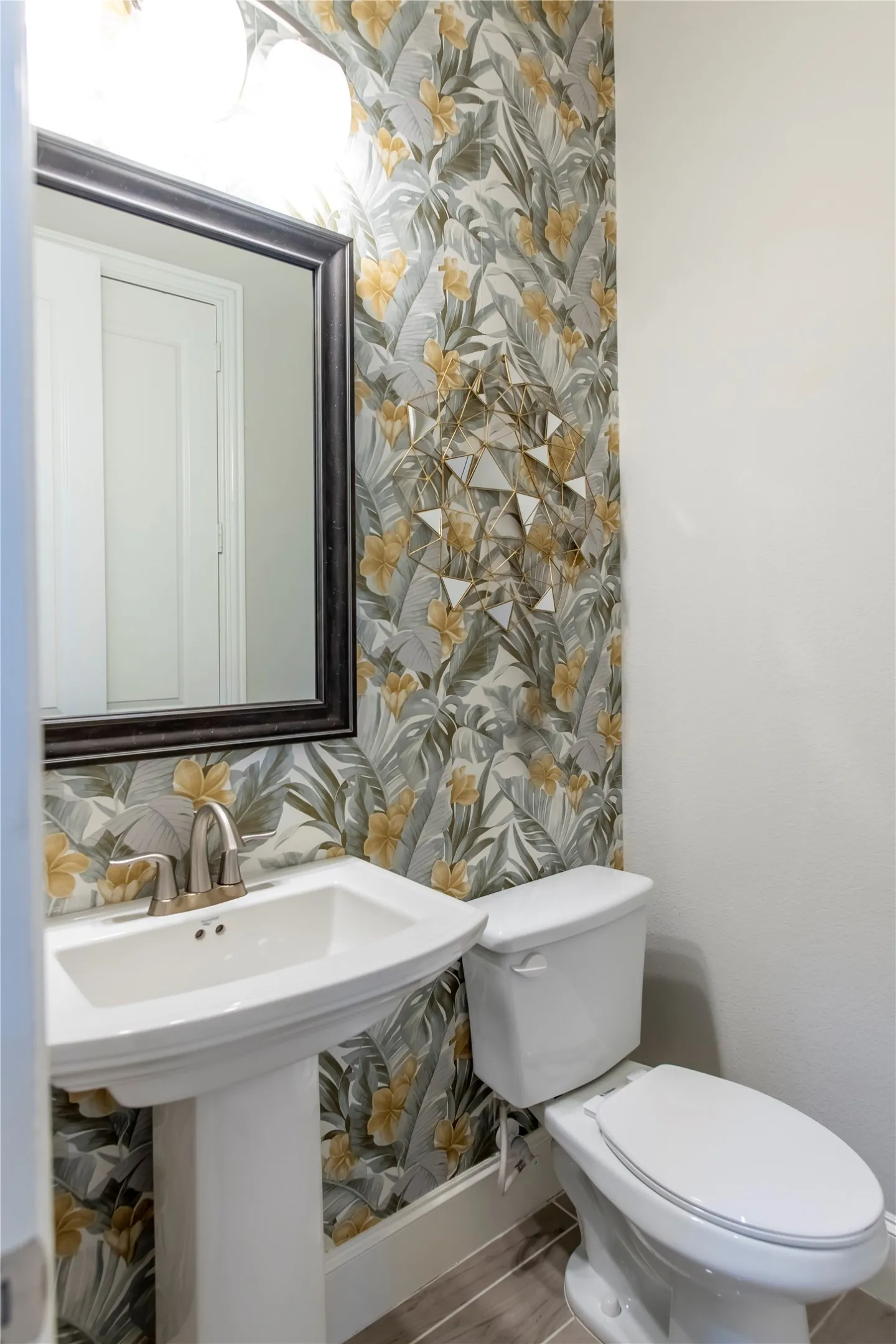 Single Family Residence For Rent in Denton County , 3728 Kennoway, The Colony, Texas 75056, 5 Bedroom, 5 Bathroom, 2 Garage spaces, 3,866 Sqft, built in 2017, mls#21349568, Real Estate Agent in The Colony, Homes For Rent in Denton county, Homes For Rent in The Colony, Realtor in The Colony Texas, Real Estate Brokerage Independent Realty Texas, Luminita Cordes Realtor