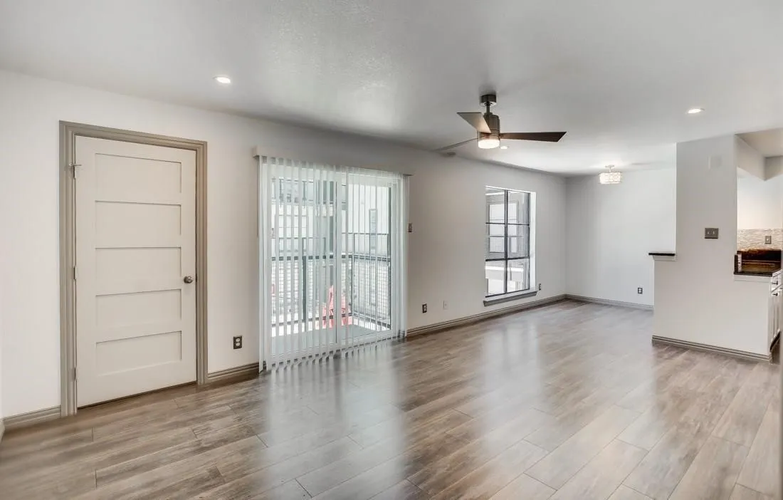 Apartment For Rent in Dallas County , 2800 Douglas Avenue 110, Dallas, Texas 75219, 1 Bedroom, 1 Bathroom, Garage spaces, 700 Sqft, built in 1972, Price $1,175, mls#21355507, Real Estate Agent in Dallas, Homes For Rent in Dallas county, Homes For Rent in Dallas, Realtor in Dallas Texas, Real Estate Brokerage Independent Realty Texas, Luminita Cordes Realtor