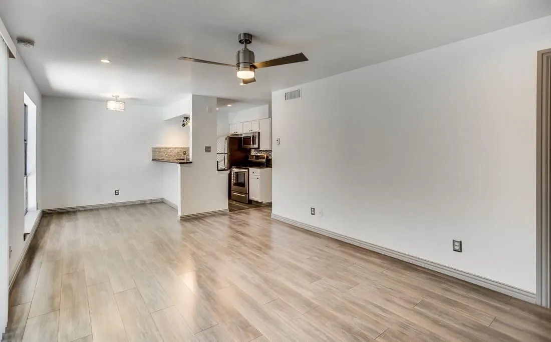Apartment For Rent in Dallas County , 2800 Douglas Avenue 110, Dallas, Texas 75219, 1 Bedroom, 1 Bathroom, Garage spaces, 700 Sqft, built in 1972, Price $1,175, mls#21355507, Real Estate Agent in Dallas, Homes For Rent in Dallas county, Homes For Rent in Dallas, Realtor in Dallas Texas, Real Estate Brokerage Independent Realty Texas, Luminita Cordes Realtor