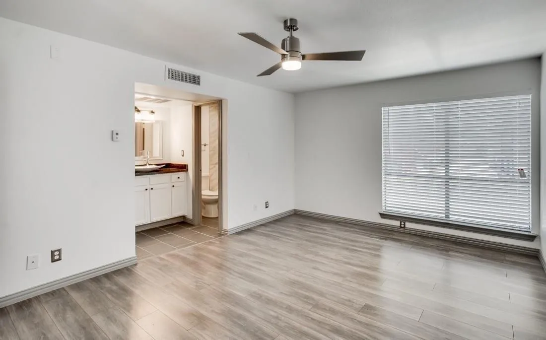 Apartment For Rent in Dallas County , 2800 Douglas Avenue 110, Dallas, Texas 75219, 1 Bedroom, 1 Bathroom, Garage spaces, 700 Sqft, built in 1972, Price $1,175, mls#21355507, Real Estate Agent in Dallas, Homes For Rent in Dallas county, Homes For Rent in Dallas, Realtor in Dallas Texas, Real Estate Brokerage Independent Realty Texas, Luminita Cordes Realtor