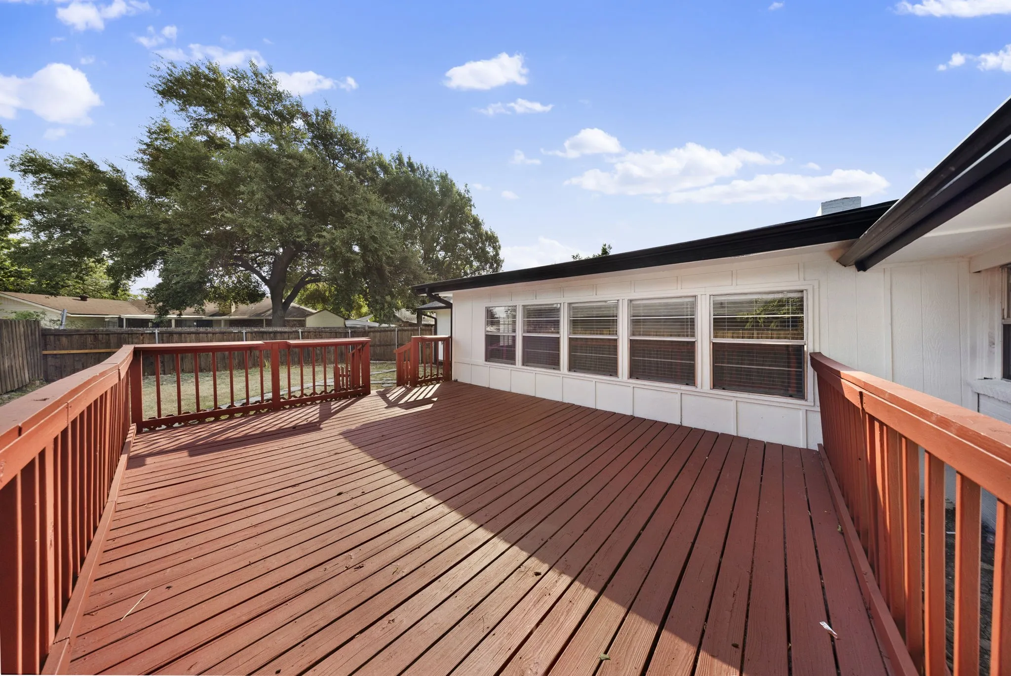 Single Family Residence For Sale in Dallas County , 1414 Park East Drive, Garland, Texas 75043, 4 Bedroom, 2 Bathroom, 2 Garage spaces, 1,936 Sqft, built in 1969, mls#21355475, Real Estate Agent in Garland, Homes For Sale in Dallas county, Homes For Sale in Garland, Realtor in Garland Texas, Real Estate Brokerage Independent Realty Texas, Luminita Cordes Realtor