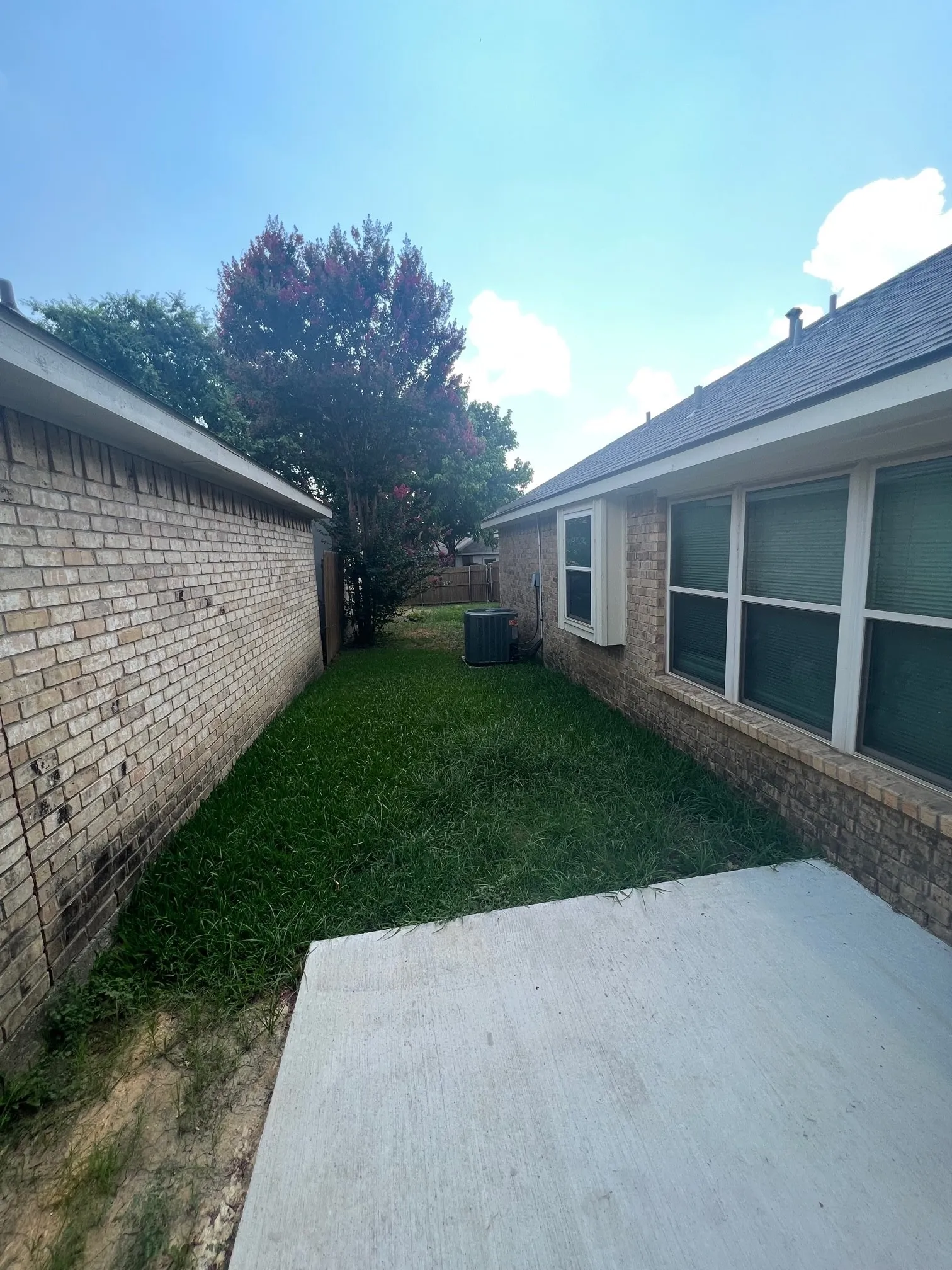 Single Family Residence For Rent in Dallas County , 1718 Doubletree Drive, Mesquite, Texas 75149, 2 Bedroom, 2 Bathroom, 2 Garage spaces, 1,184 Sqft, built in 1985, mls#21355521, Real Estate Agent in Mesquite, Homes For Rent in Dallas county, Homes For Rent in Mesquite, Realtor in Mesquite Texas, Real Estate Brokerage Independent Realty Texas, Luminita Cordes Realtor