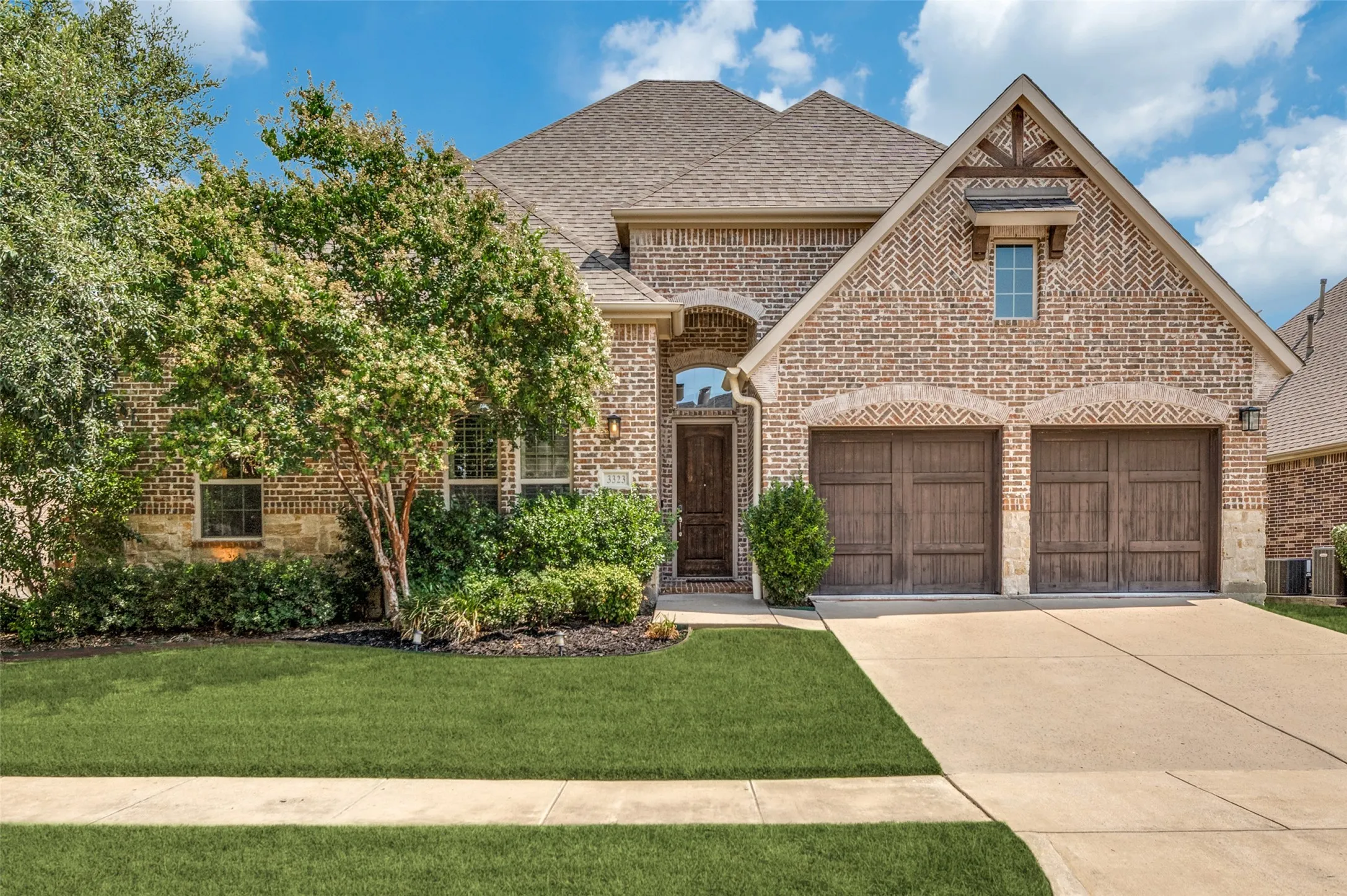 Single Family Residence For Sale in Denton County , 3323 Linkwood, The Colony, Texas 75056, 3 Bedroom, 3 Bathroom, 3 Garage spaces, 2,741 Sqft, built in 2013, mls#21354232, Real Estate Agent in The Colony, Homes For Sale in Denton county, Homes For Sale in The Colony, Realtor in The Colony Texas, Real Estate Brokerage Independent Realty Texas, Luminita Cordes Realtor