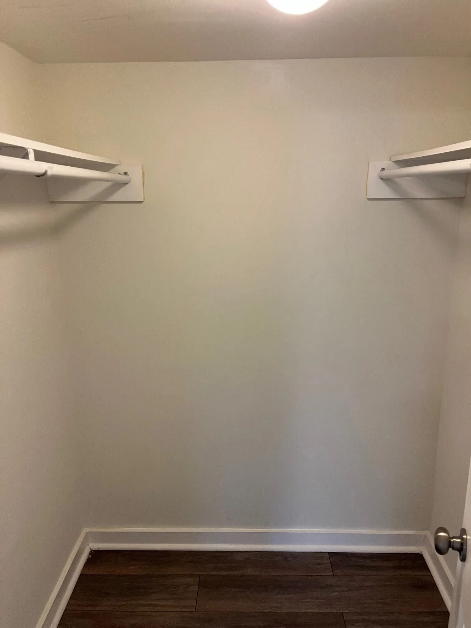 Apartment For Rent in Dallas County , 2902 Douglas Avenue 105, Dallas, Texas 75219, 1 Bedroom, 1 Bathroom, Garage spaces, 625 Sqft, built in 1970, Price $1,175, mls#21355533, Real Estate Agent in Dallas, Homes For Rent in Dallas county, Homes For Rent in Dallas, Realtor in Dallas Texas, Real Estate Brokerage Independent Realty Texas, Luminita Cordes Realtor
