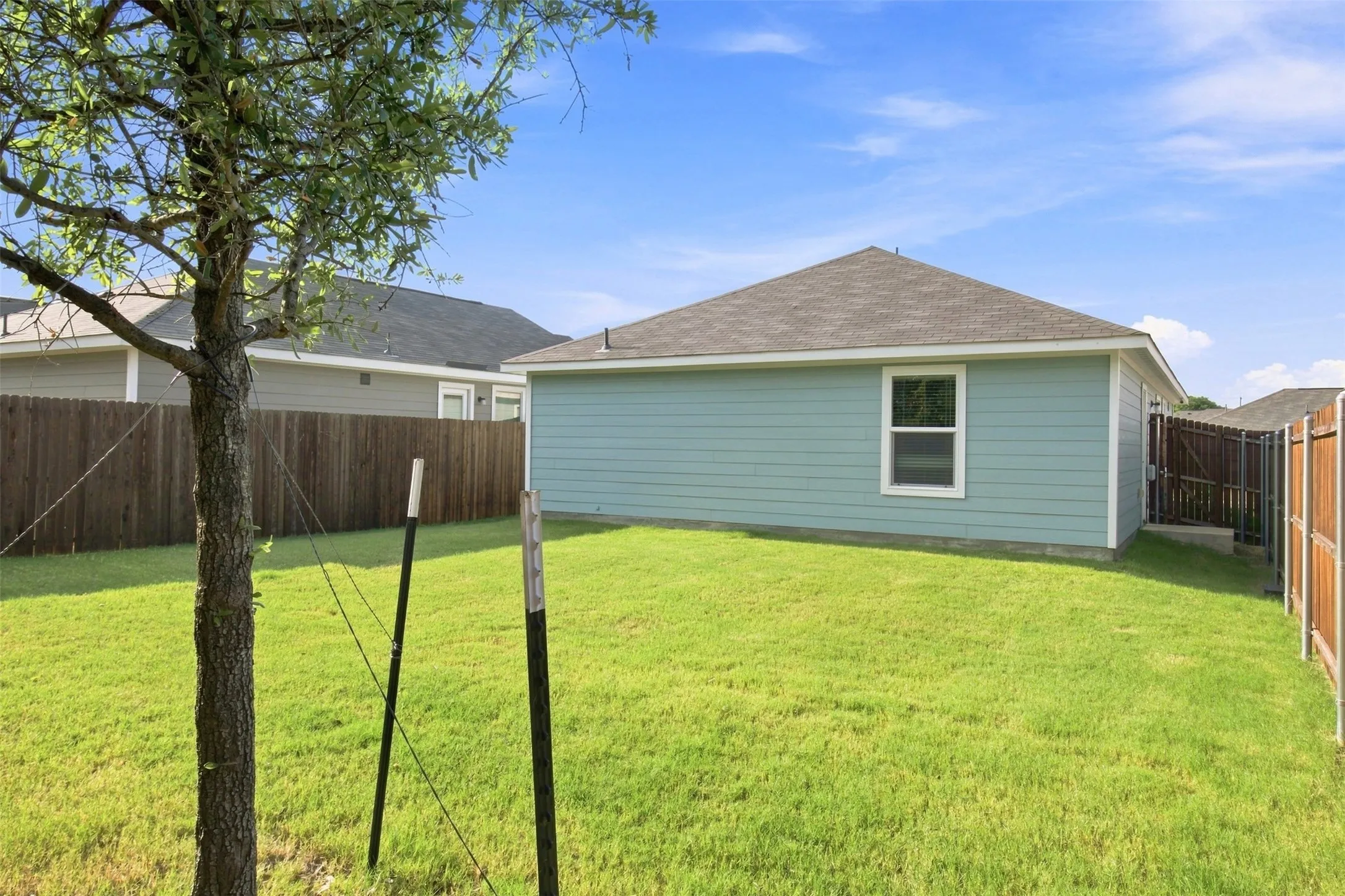Single Family Residence For Rent in Collin County , 3409 Flicker Lane, Mc Kinney, Texas 75071, 2 Bedroom, 1 Bathroom, 2 Garage spaces, 1,012 Sqft, built in 2024, mls#21355178, Real Estate Agent in Mc Kinney, Homes For Rent in Collin county, Homes For Rent in Mc Kinney, Realtor in Mc Kinney Texas, Real Estate Brokerage Independent Realty Texas, Luminita Cordes Realtor