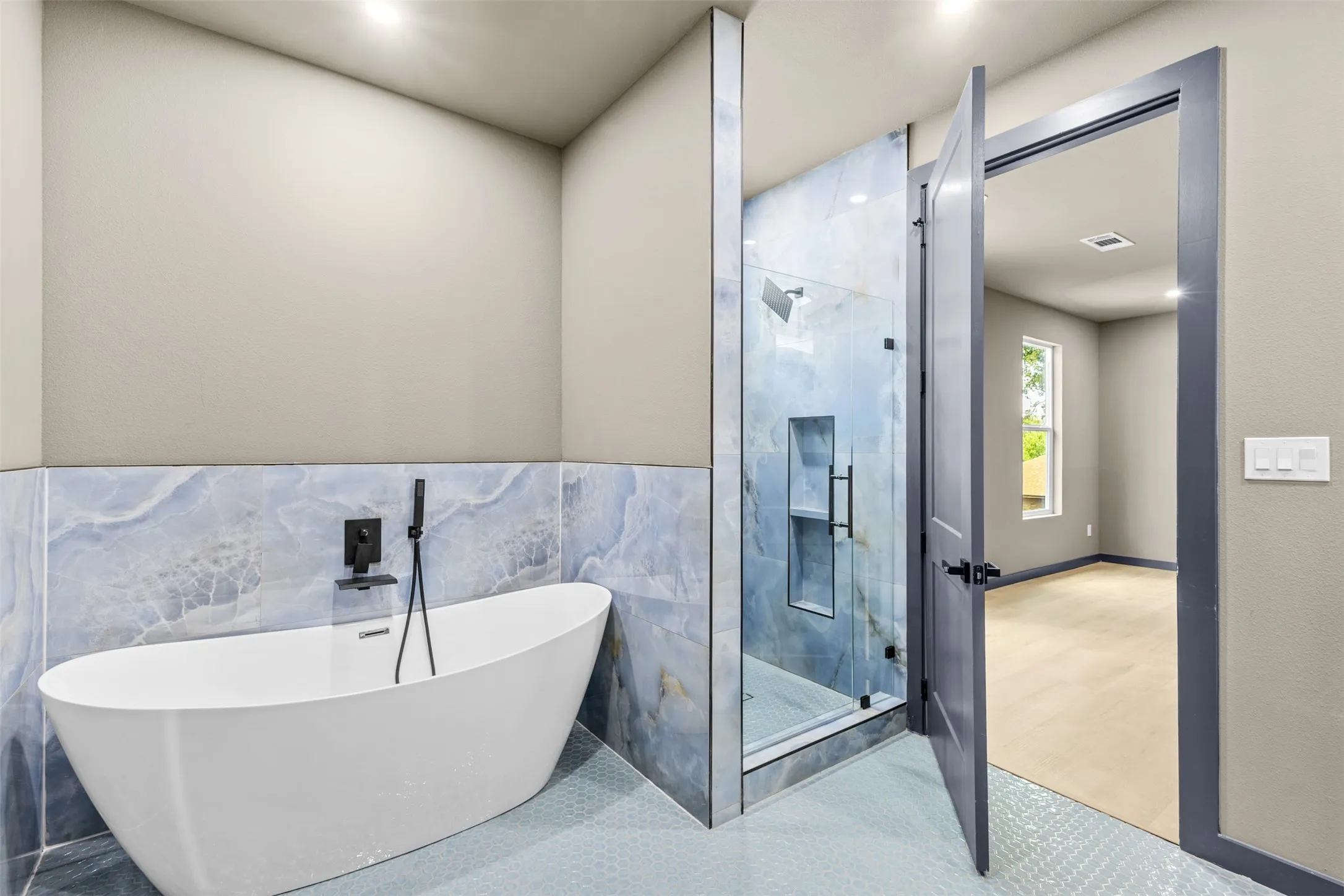 Single Family Residence For Sale in Dallas County , 818 Lambert Street, Dallas, Texas 75203, 5 Bedroom, 4 Bathroom, 2 Garage spaces, 3,060 Sqft, built in 2026, mls#21355536, Real Estate Agent in Dallas, Homes For Sale in Dallas county, Homes For Sale in Dallas, Realtor in Dallas Texas, Real Estate Brokerage Independent Realty Texas, Luminita Cordes Realtor