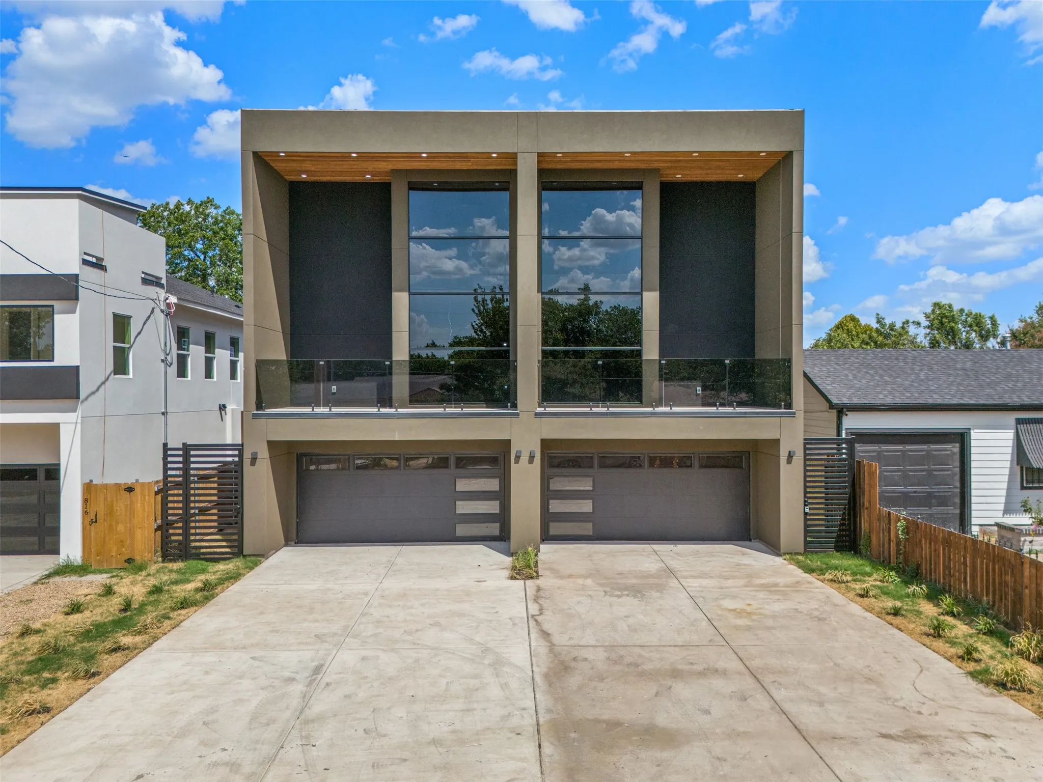 Single Family Residence For Sale in Dallas County , 818 Lambert Street, Dallas, Texas 75203, 5 Bedroom, 4 Bathroom, 2 Garage spaces, 3,060 Sqft, built in 2026, mls#21355536, Real Estate Agent in Dallas, Homes For Sale in Dallas county, Homes For Sale in Dallas, Realtor in Dallas Texas, Real Estate Brokerage Independent Realty Texas, Luminita Cordes Realtor