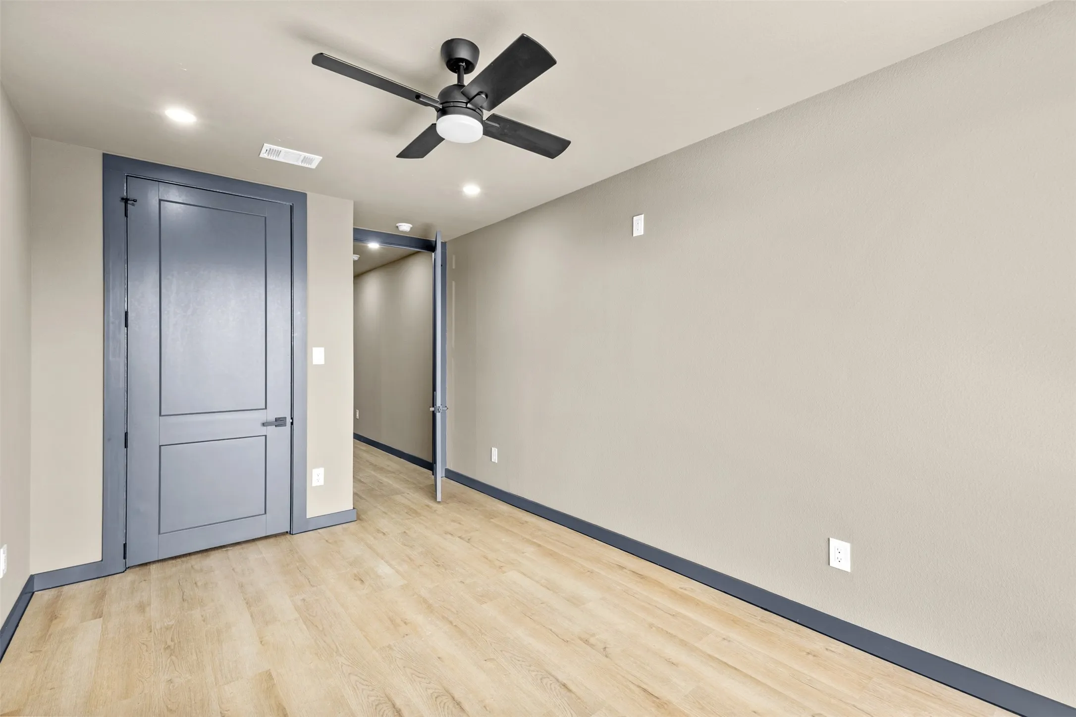 Single Family Residence For Sale in Dallas County , 818 Lambert Street, Dallas, Texas 75203, 5 Bedroom, 4 Bathroom, 2 Garage spaces, 3,060 Sqft, built in 2026, mls#21355536, Real Estate Agent in Dallas, Homes For Sale in Dallas county, Homes For Sale in Dallas, Realtor in Dallas Texas, Real Estate Brokerage Independent Realty Texas, Luminita Cordes Realtor