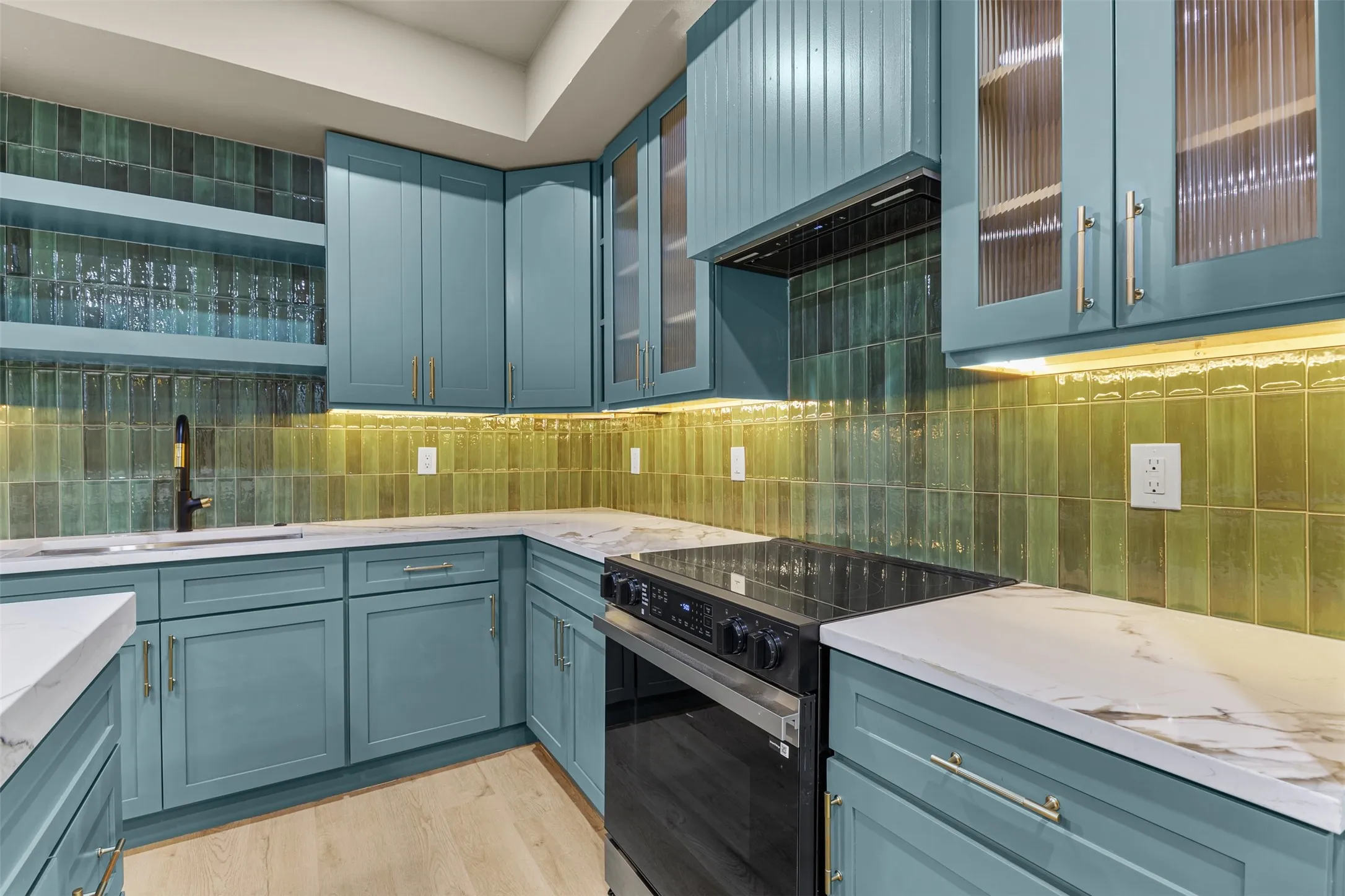 Single Family Residence For Sale in Dallas County , 818 Lambert Street, Dallas, Texas 75203, 5 Bedroom, 4 Bathroom, 2 Garage spaces, 3,060 Sqft, built in 2026, mls#21355536, Real Estate Agent in Dallas, Homes For Sale in Dallas county, Homes For Sale in Dallas, Realtor in Dallas Texas, Real Estate Brokerage Independent Realty Texas, Luminita Cordes Realtor