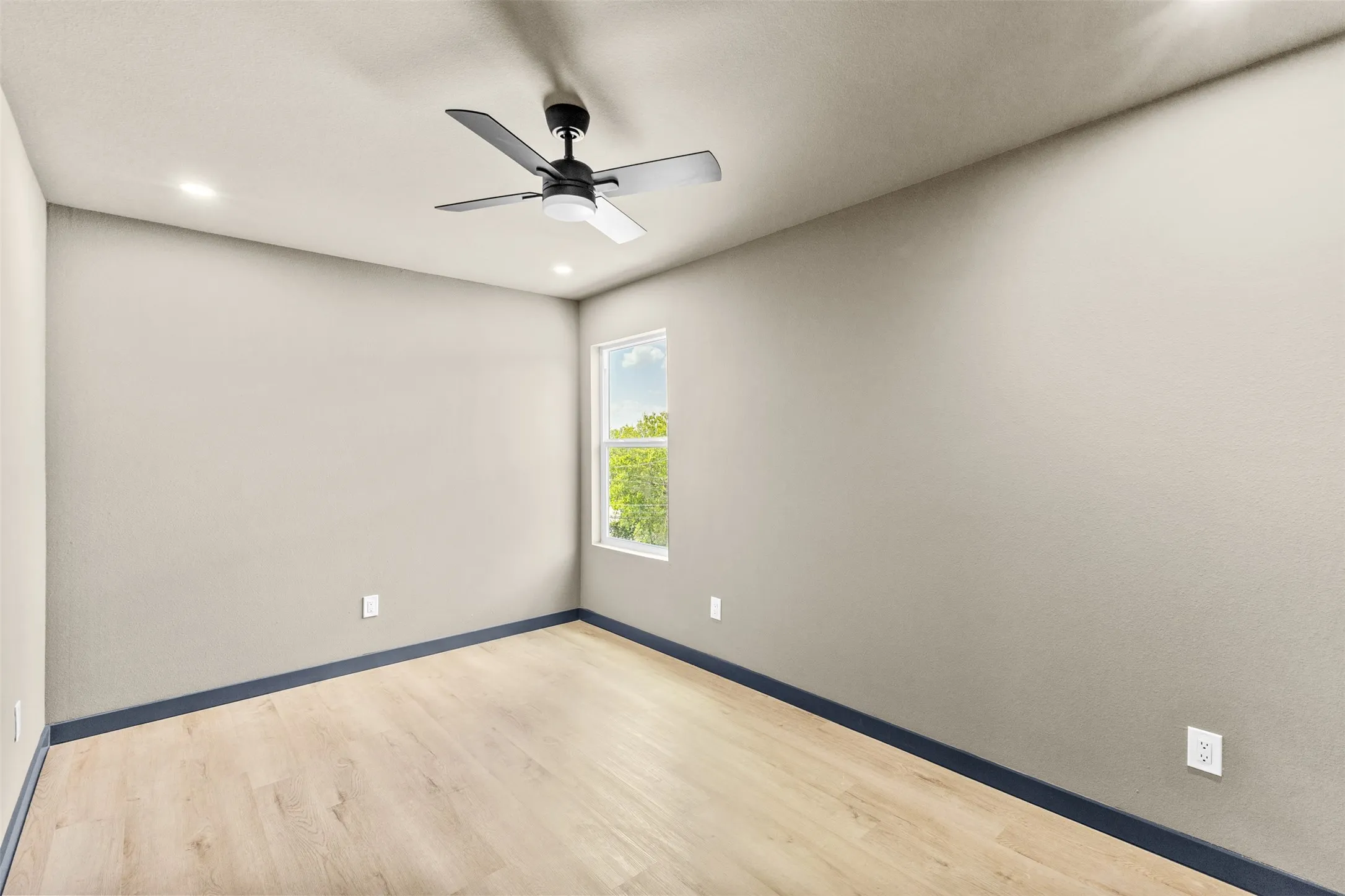 Single Family Residence For Sale in Dallas County , 818 Lambert Street, Dallas, Texas 75203, 5 Bedroom, 4 Bathroom, 2 Garage spaces, 3,060 Sqft, built in 2026, mls#21355536, Real Estate Agent in Dallas, Homes For Sale in Dallas county, Homes For Sale in Dallas, Realtor in Dallas Texas, Real Estate Brokerage Independent Realty Texas, Luminita Cordes Realtor