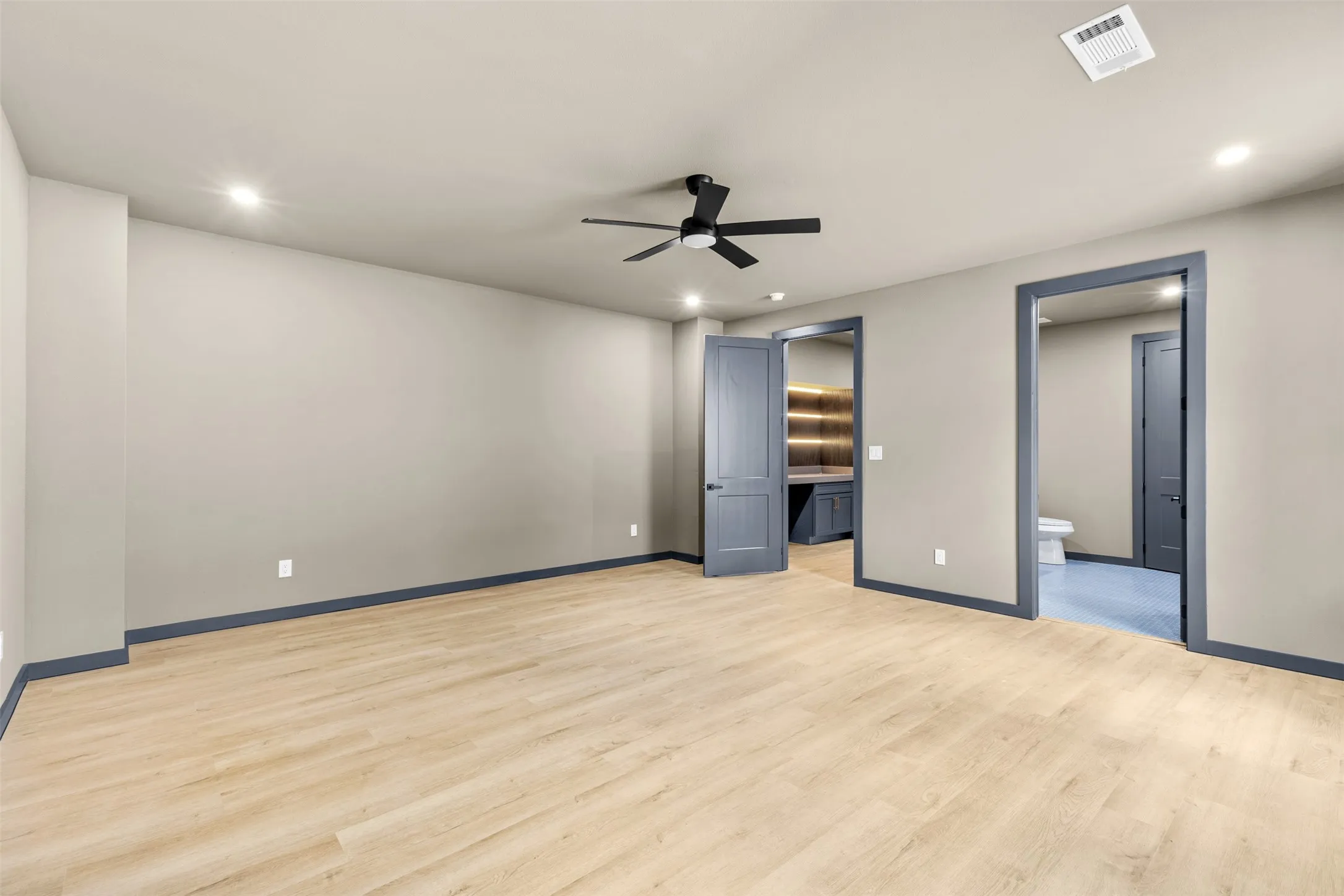 Single Family Residence For Sale in Dallas County , 818 Lambert Street, Dallas, Texas 75203, 5 Bedroom, 4 Bathroom, 2 Garage spaces, 3,060 Sqft, built in 2026, mls#21355536, Real Estate Agent in Dallas, Homes For Sale in Dallas county, Homes For Sale in Dallas, Realtor in Dallas Texas, Real Estate Brokerage Independent Realty Texas, Luminita Cordes Realtor