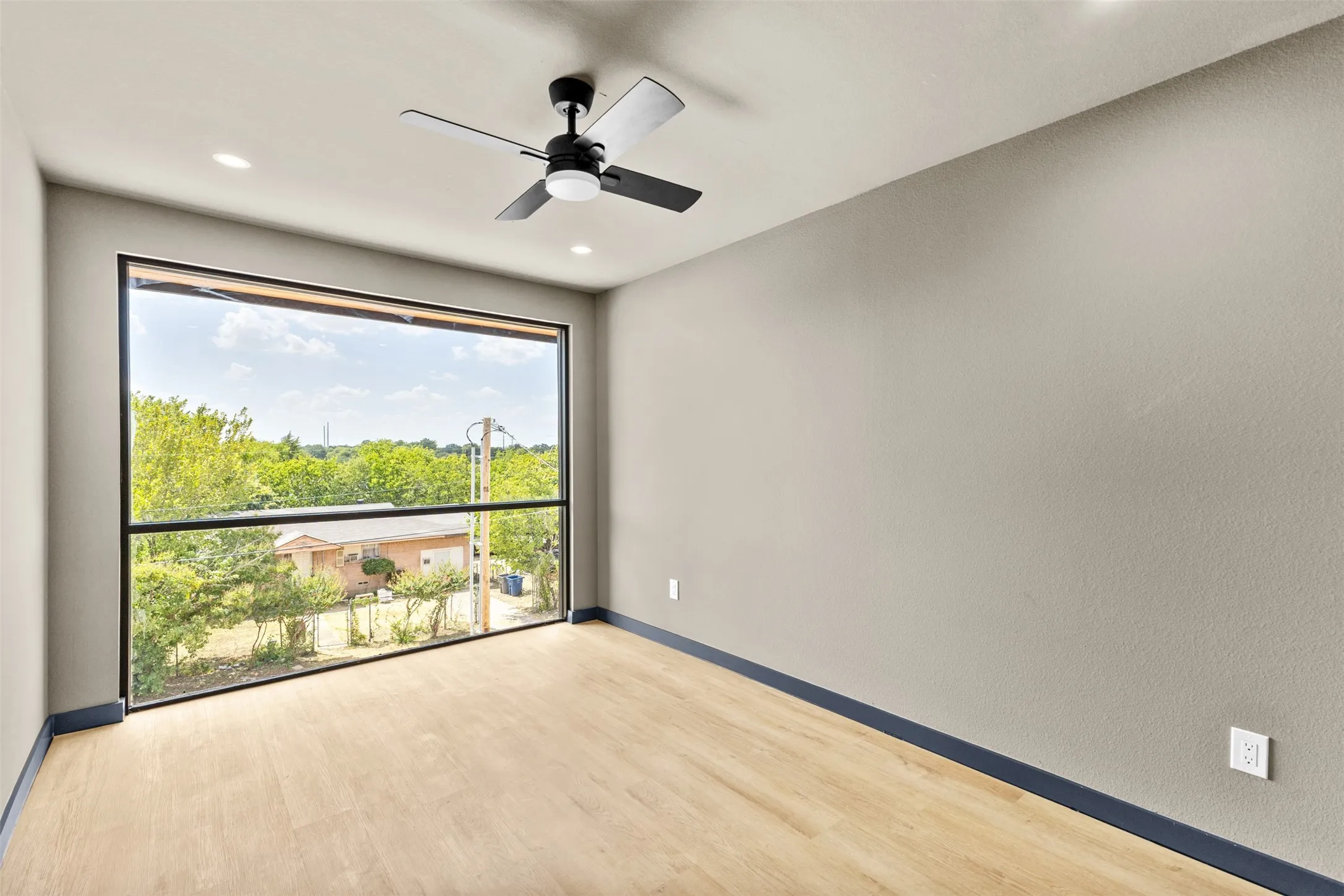Single Family Residence For Sale in Dallas County , 818 Lambert Street, Dallas, Texas 75203, 5 Bedroom, 4 Bathroom, 2 Garage spaces, 3,060 Sqft, built in 2026, mls#21355536, Real Estate Agent in Dallas, Homes For Sale in Dallas county, Homes For Sale in Dallas, Realtor in Dallas Texas, Real Estate Brokerage Independent Realty Texas, Luminita Cordes Realtor