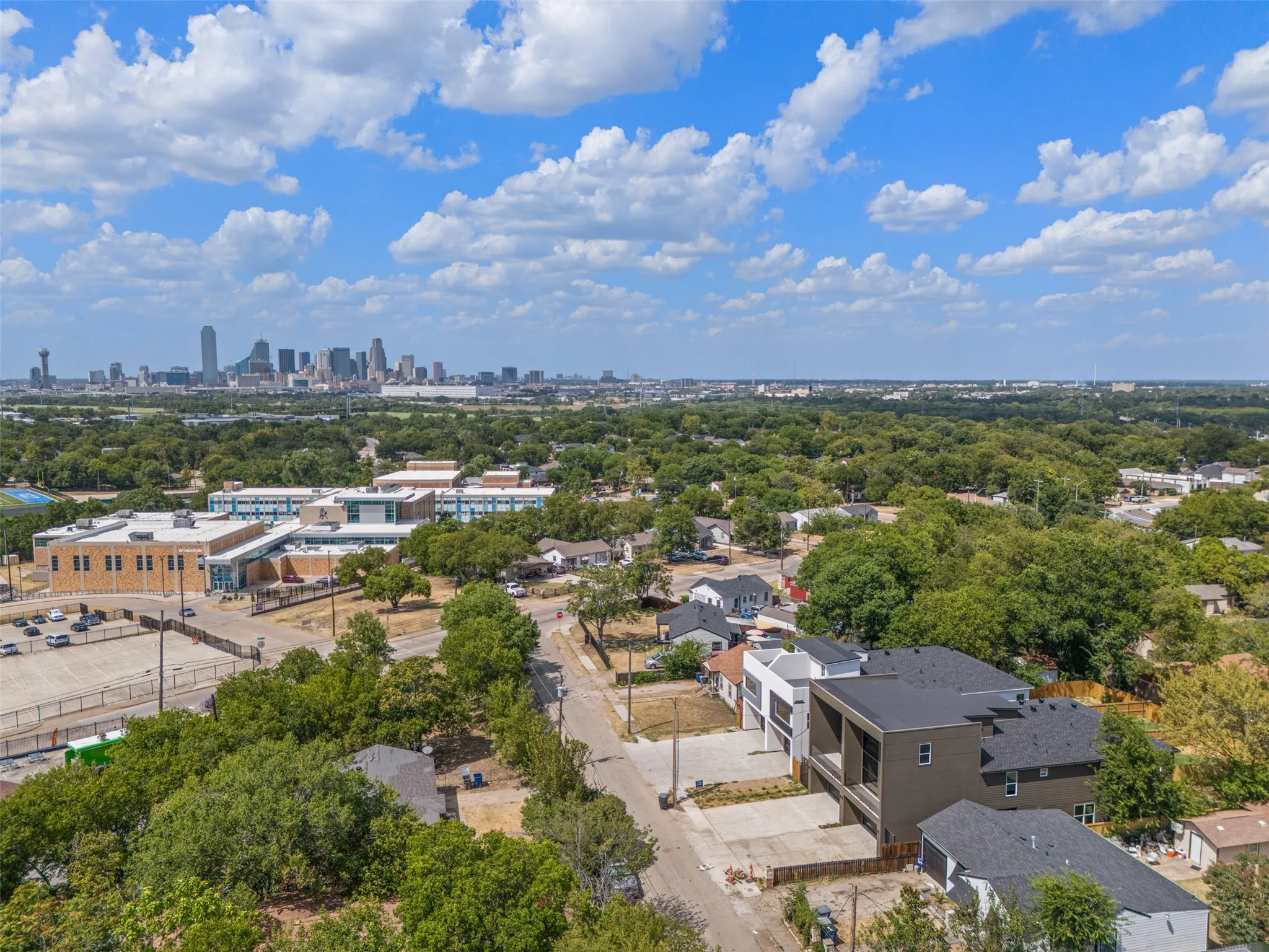 Single Family Residence For Sale in Dallas County , 818 Lambert Street, Dallas, Texas 75203, 5 Bedroom, 4 Bathroom, 2 Garage spaces, 3,060 Sqft, built in 2026, mls#21355536, Real Estate Agent in Dallas, Homes For Sale in Dallas county, Homes For Sale in Dallas, Realtor in Dallas Texas, Real Estate Brokerage Independent Realty Texas, Luminita Cordes Realtor