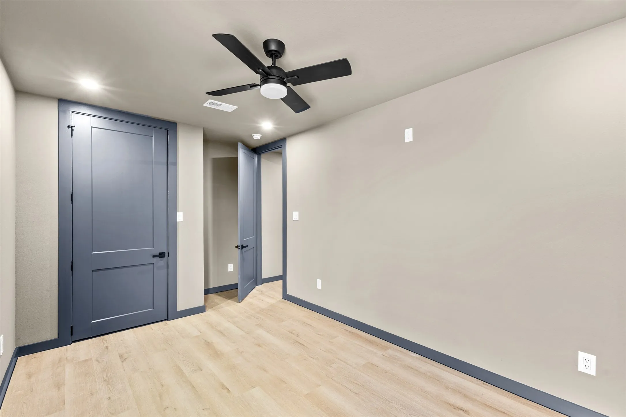 Single Family Residence For Sale in Dallas County , 818 Lambert Street, Dallas, Texas 75203, 5 Bedroom, 4 Bathroom, 2 Garage spaces, 3,060 Sqft, built in 2026, mls#21355536, Real Estate Agent in Dallas, Homes For Sale in Dallas county, Homes For Sale in Dallas, Realtor in Dallas Texas, Real Estate Brokerage Independent Realty Texas, Luminita Cordes Realtor