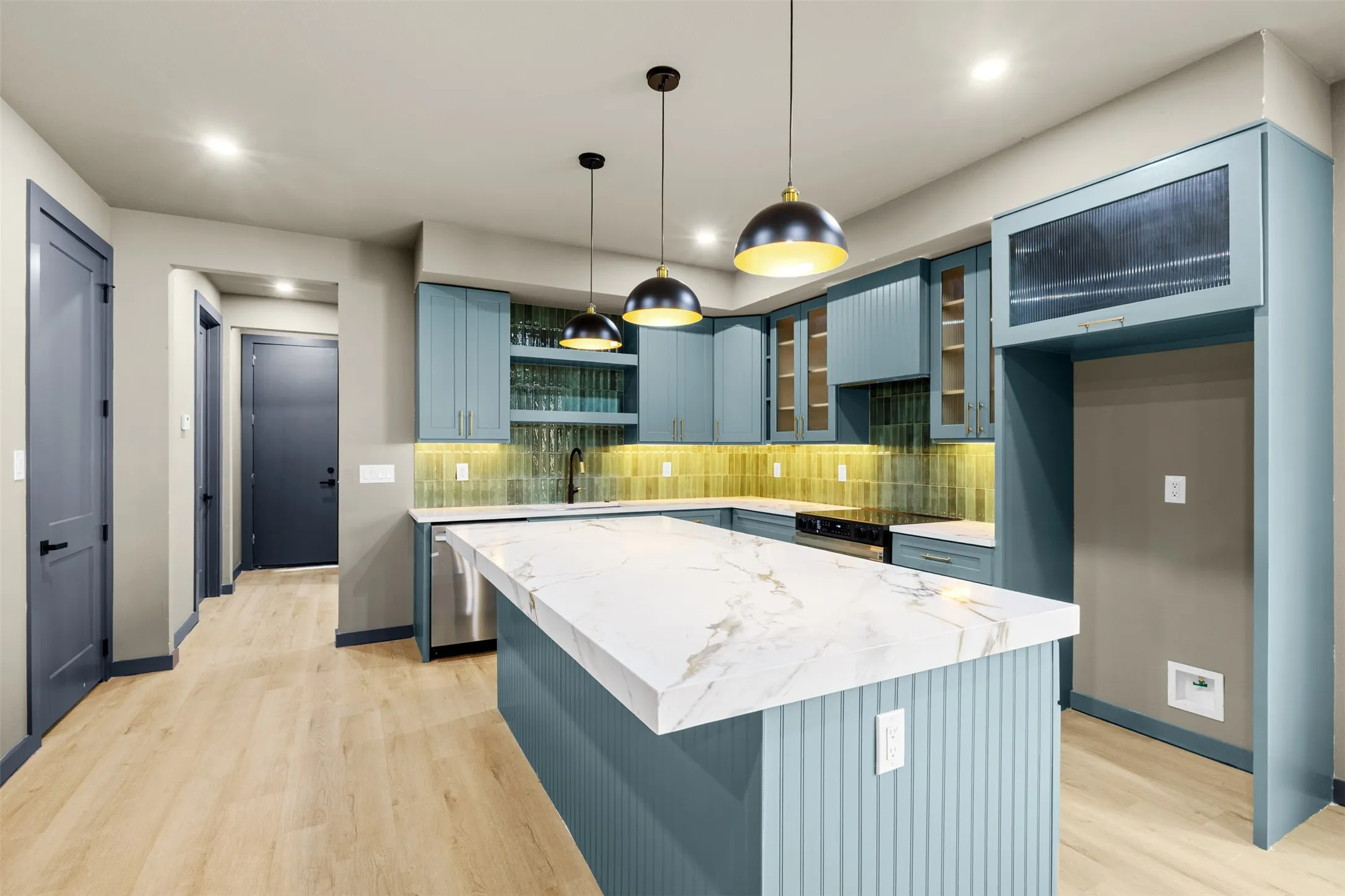Single Family Residence For Sale in Dallas County , 818 Lambert Street, Dallas, Texas 75203, 5 Bedroom, 4 Bathroom, 2 Garage spaces, 3,060 Sqft, built in 2026, mls#21355536, Real Estate Agent in Dallas, Homes For Sale in Dallas county, Homes For Sale in Dallas, Realtor in Dallas Texas, Real Estate Brokerage Independent Realty Texas, Luminita Cordes Realtor