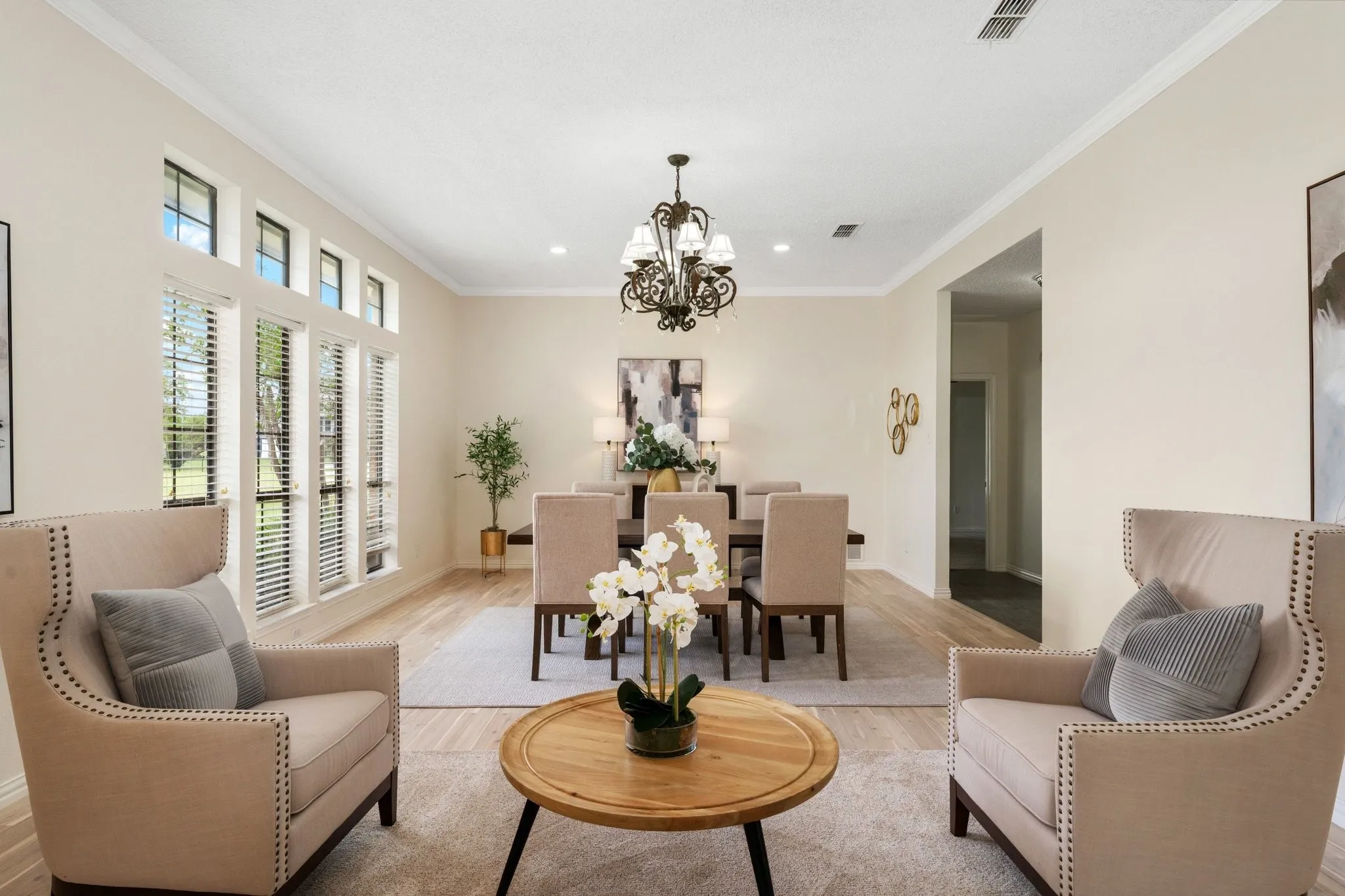 Single Family Residence For Rent in Dallas County , 915 W Pleasant Run Road, De Soto, Texas 75115, 5 Bedroom, 5 Bathroom, 3 Garage spaces, 4,542 Sqft, built in 1983, mls#21355537, Real Estate Agent in De Soto, Homes For Rent in Dallas county, Homes For Rent in De Soto, Realtor in De Soto Texas, Real Estate Brokerage Independent Realty Texas, Luminita Cordes Realtor