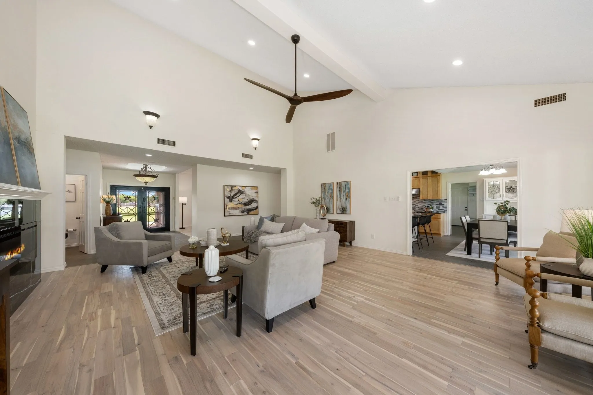 Single Family Residence For Rent in Dallas County , 915 W Pleasant Run Road, De Soto, Texas 75115, 5 Bedroom, 5 Bathroom, 3 Garage spaces, 4,542 Sqft, built in 1983, mls#21355537, Real Estate Agent in De Soto, Homes For Rent in Dallas county, Homes For Rent in De Soto, Realtor in De Soto Texas, Real Estate Brokerage Independent Realty Texas, Luminita Cordes Realtor