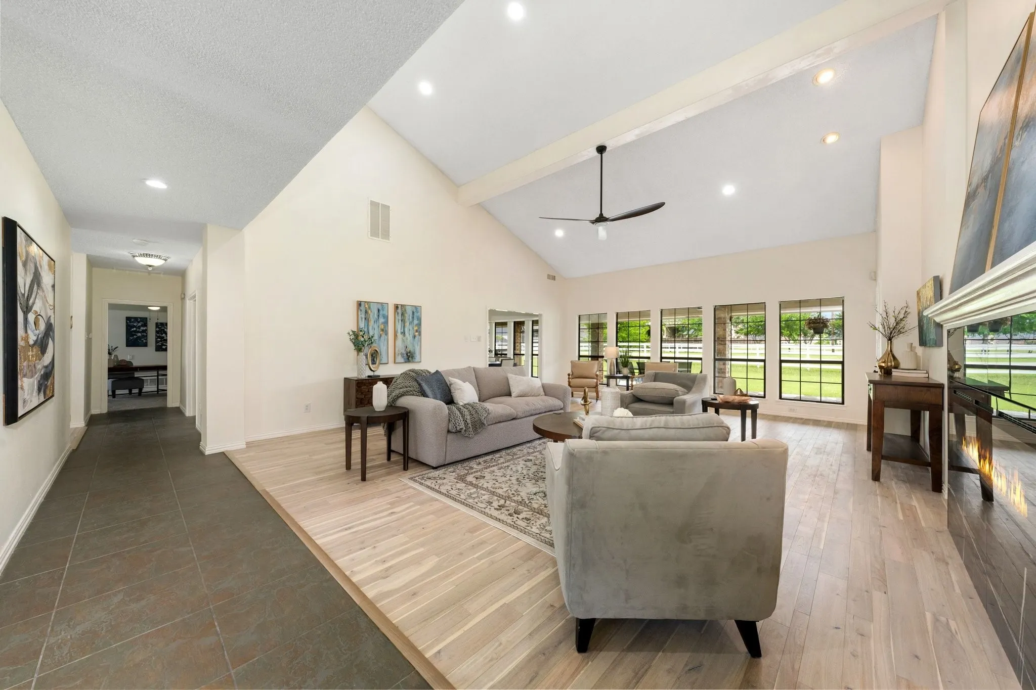 Single Family Residence For Rent in Dallas County , 915 W Pleasant Run Road, De Soto, Texas 75115, 5 Bedroom, 5 Bathroom, 3 Garage spaces, 4,542 Sqft, built in 1983, mls#21355537, Real Estate Agent in De Soto, Homes For Rent in Dallas county, Homes For Rent in De Soto, Realtor in De Soto Texas, Real Estate Brokerage Independent Realty Texas, Luminita Cordes Realtor