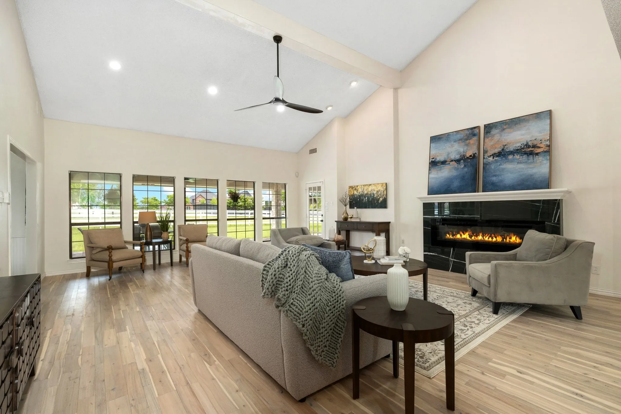 Single Family Residence For Rent in Dallas County , 915 W Pleasant Run Road, De Soto, Texas 75115, 5 Bedroom, 5 Bathroom, 3 Garage spaces, 4,542 Sqft, built in 1983, mls#21355537, Real Estate Agent in De Soto, Homes For Rent in Dallas county, Homes For Rent in De Soto, Realtor in De Soto Texas, Real Estate Brokerage Independent Realty Texas, Luminita Cordes Realtor