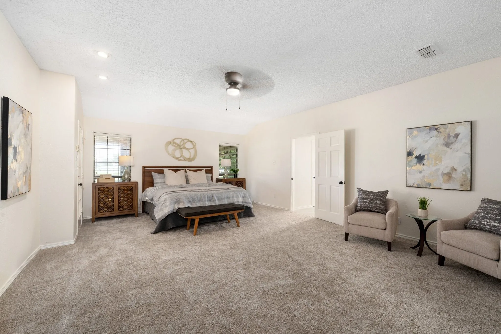 Single Family Residence For Rent in Dallas County , 915 W Pleasant Run Road, De Soto, Texas 75115, 5 Bedroom, 5 Bathroom, 3 Garage spaces, 4,542 Sqft, built in 1983, mls#21355537, Real Estate Agent in De Soto, Homes For Rent in Dallas county, Homes For Rent in De Soto, Realtor in De Soto Texas, Real Estate Brokerage Independent Realty Texas, Luminita Cordes Realtor