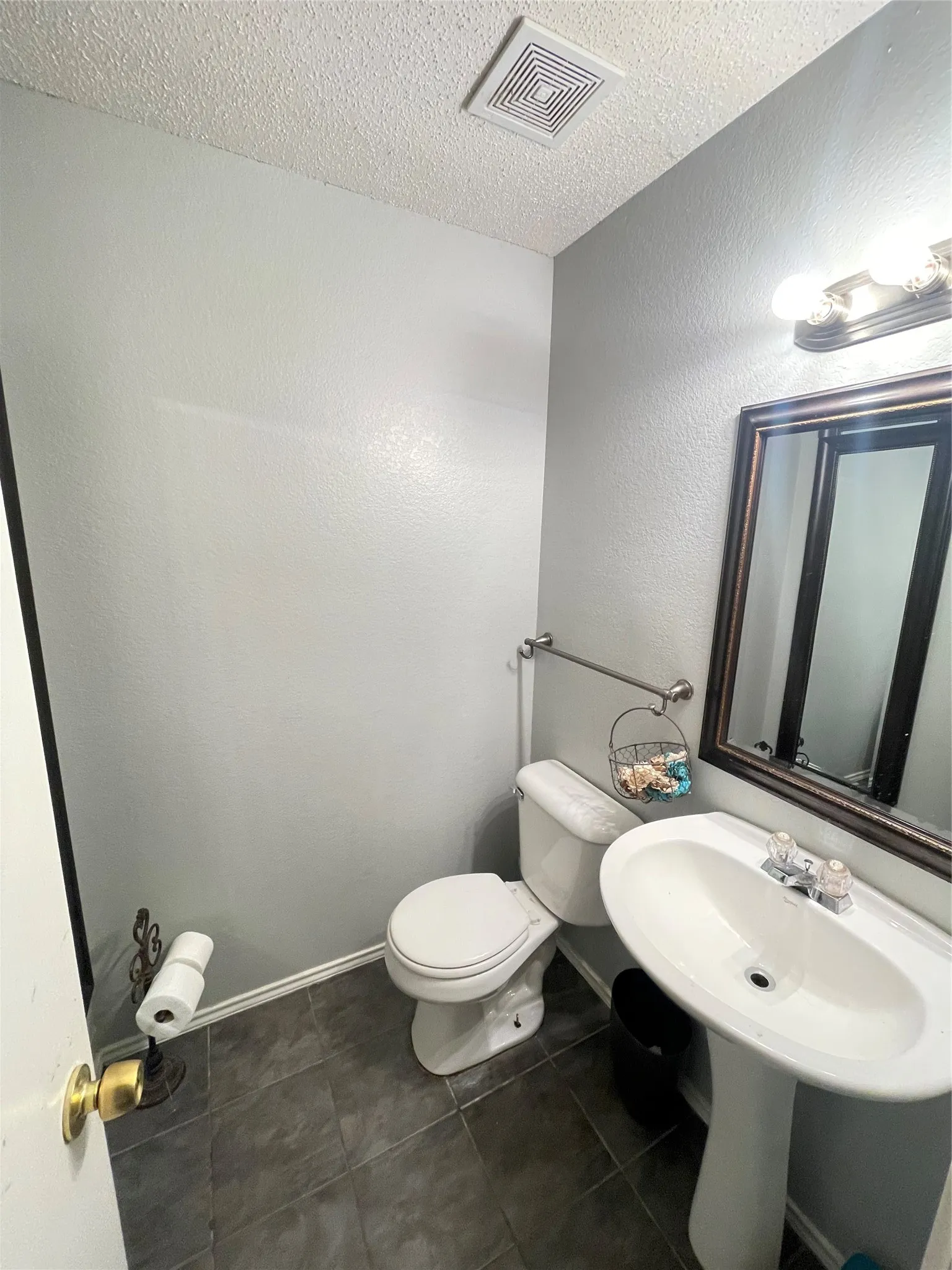 Single Family Residence For Sale in Dallas County , 1222 Mcmillan Drive, Cedar Hill, Texas 75104, 4 Bedroom, 3 Bathroom, 2 Garage spaces, 2,624 Sqft, built in 2003, mls#21334002, Real Estate Agent in Cedar Hill, Homes For Sale in Dallas county, Homes For Sale in Cedar Hill, Realtor in Cedar Hill Texas, Real Estate Brokerage Independent Realty Texas, Luminita Cordes Realtor