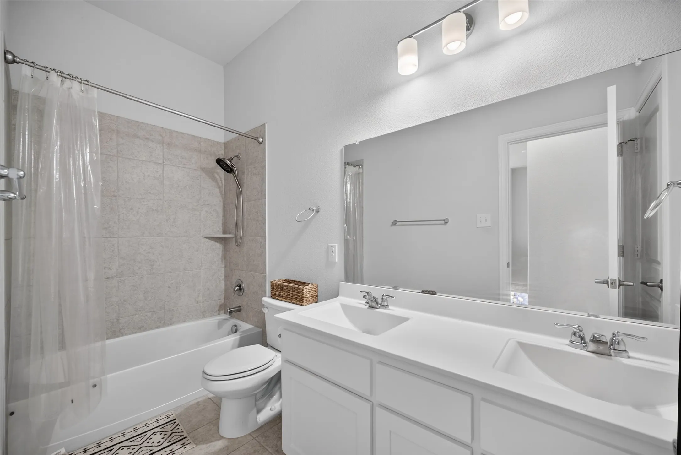 Single Family Residence For Sale in Collin County , 4201 Harper Avenue, Celina, Texas 75009, 4 Bedroom, 3 Bathroom, 2 Garage spaces, 3,398 Sqft, built in 2018, Price $679,000, mls#21350111, Real Estate Agent in Celina, Homes For Sale in Collin county, Homes For Sale in Celina, Realtor in Celina Texas, Real Estate Brokerage Independent Realty Texas, Luminita Cordes Realtor