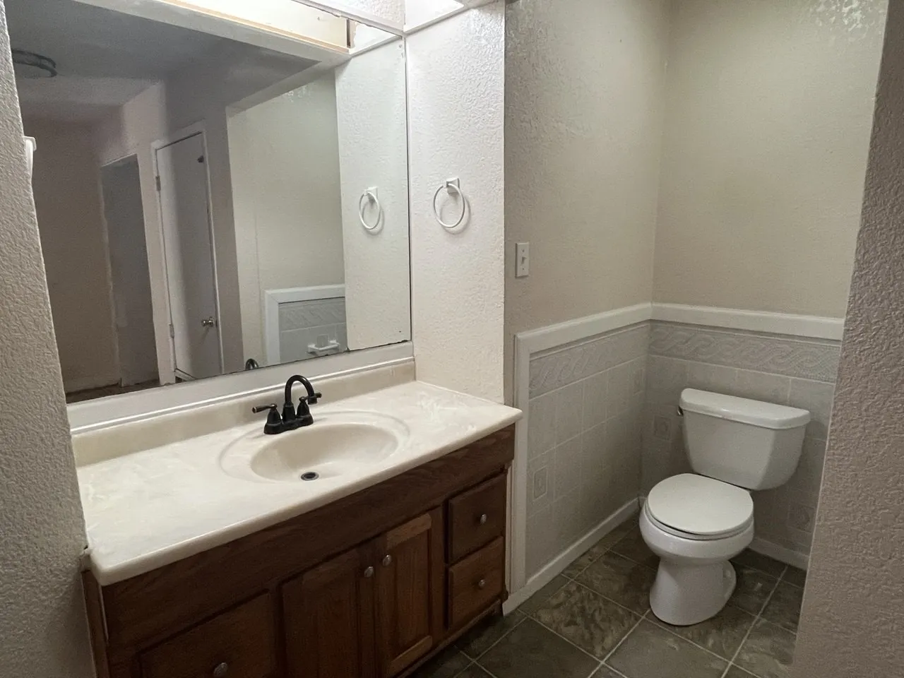 Single Family Residence For Sale in Tarrant County , 2525 Oakwood Terrace, Haltom City, Texas 76117, 3 Bedroom, 2 Bathroom, Garage spaces, 1,866 Sqft, built in 1949, mls#21353822, Real Estate Agent in Haltom City, Homes For Sale in Tarrant county, Homes For Sale in Haltom City, Realtor in Haltom City Texas, Real Estate Brokerage Independent Realty Texas, Luminita Cordes Realtor