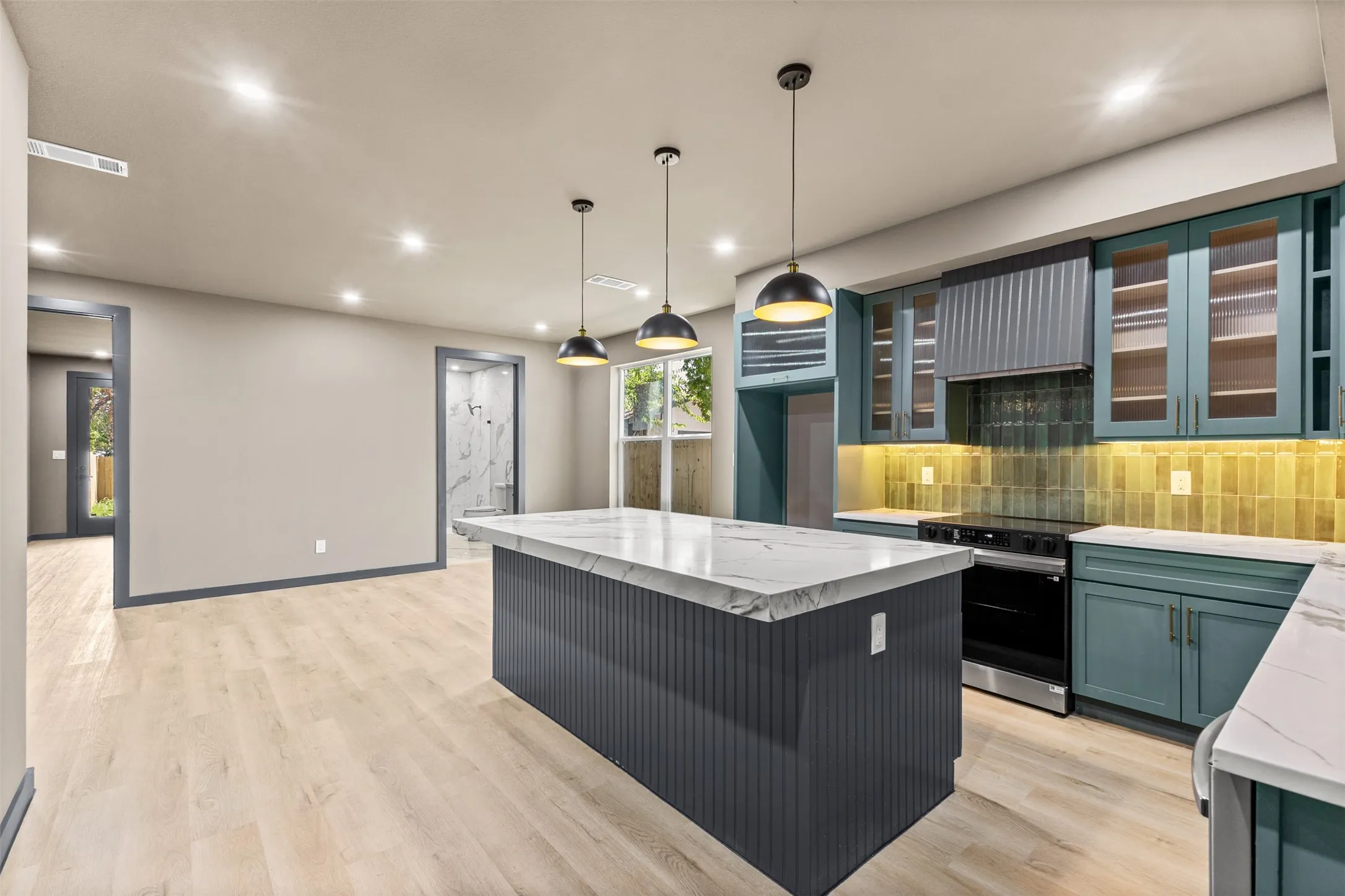Single Family Residence For Sale in Dallas County , 820 Lambert Street, Dallas, Texas 75203, 5 Bedroom, 4 Bathroom, 2 Garage spaces, 3,060 Sqft, built in 2026, mls#21355550, Real Estate Agent in Dallas, Homes For Sale in Dallas county, Homes For Sale in Dallas, Realtor in Dallas Texas, Real Estate Brokerage Independent Realty Texas, Luminita Cordes Realtor