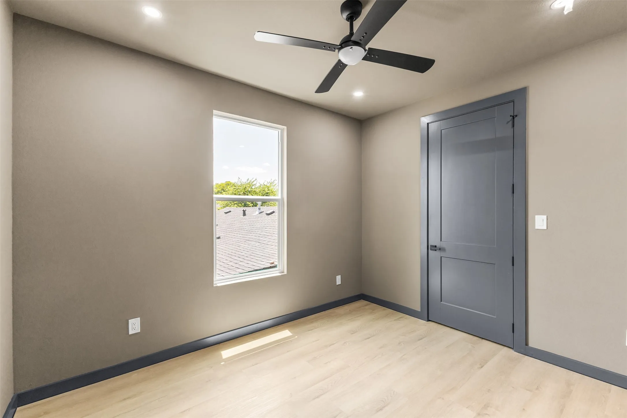 Single Family Residence For Sale in Dallas County , 820 Lambert Street, Dallas, Texas 75203, 5 Bedroom, 4 Bathroom, 2 Garage spaces, 3,060 Sqft, built in 2026, mls#21355550, Real Estate Agent in Dallas, Homes For Sale in Dallas county, Homes For Sale in Dallas, Realtor in Dallas Texas, Real Estate Brokerage Independent Realty Texas, Luminita Cordes Realtor
