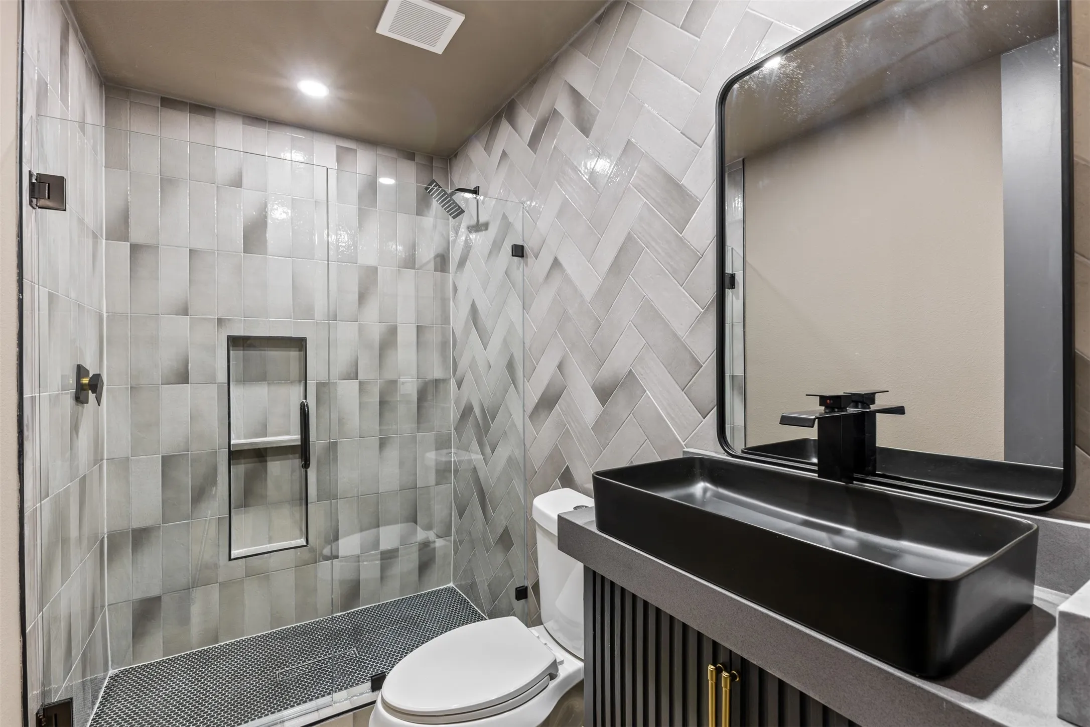 Single Family Residence For Sale in Dallas County , 820 Lambert Street, Dallas, Texas 75203, 5 Bedroom, 4 Bathroom, 2 Garage spaces, 3,060 Sqft, built in 2026, mls#21355550, Real Estate Agent in Dallas, Homes For Sale in Dallas county, Homes For Sale in Dallas, Realtor in Dallas Texas, Real Estate Brokerage Independent Realty Texas, Luminita Cordes Realtor