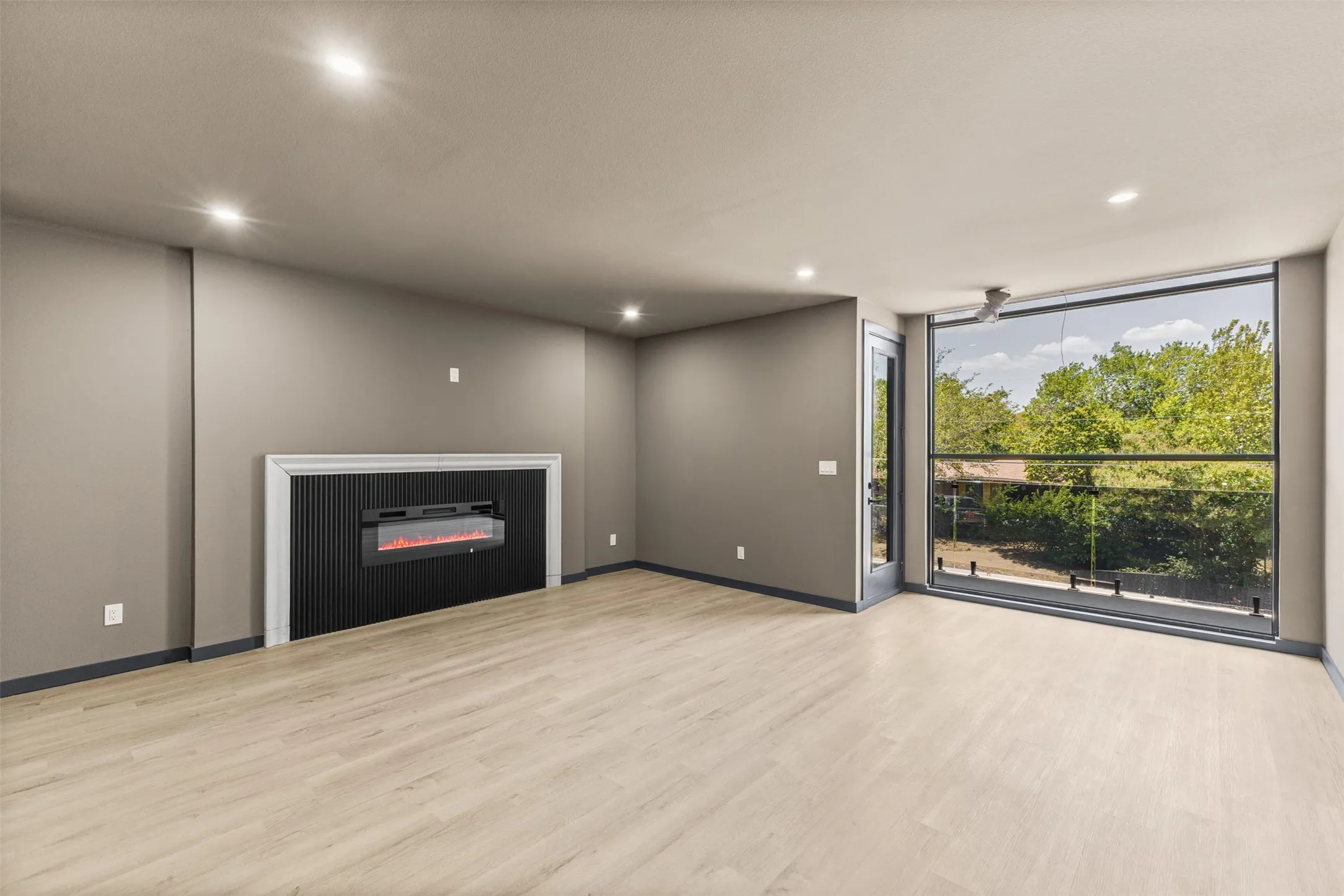 Single Family Residence For Sale in Dallas County , 820 Lambert Street, Dallas, Texas 75203, 5 Bedroom, 4 Bathroom, 2 Garage spaces, 3,060 Sqft, built in 2026, mls#21355550, Real Estate Agent in Dallas, Homes For Sale in Dallas county, Homes For Sale in Dallas, Realtor in Dallas Texas, Real Estate Brokerage Independent Realty Texas, Luminita Cordes Realtor
