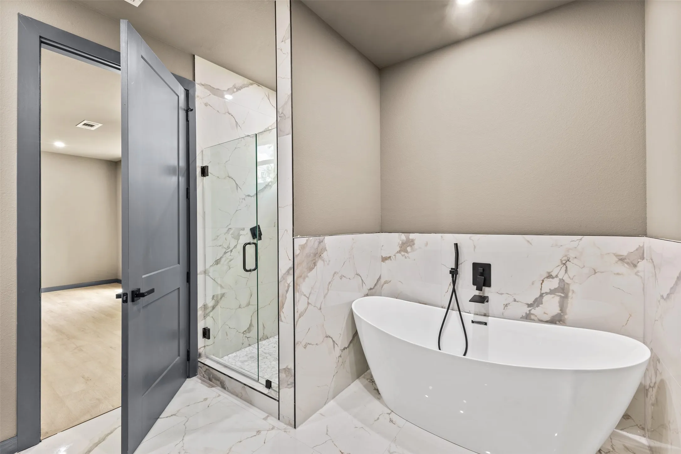 Single Family Residence For Sale in Dallas County , 820 Lambert Street, Dallas, Texas 75203, 5 Bedroom, 4 Bathroom, 2 Garage spaces, 3,060 Sqft, built in 2026, mls#21355550, Real Estate Agent in Dallas, Homes For Sale in Dallas county, Homes For Sale in Dallas, Realtor in Dallas Texas, Real Estate Brokerage Independent Realty Texas, Luminita Cordes Realtor